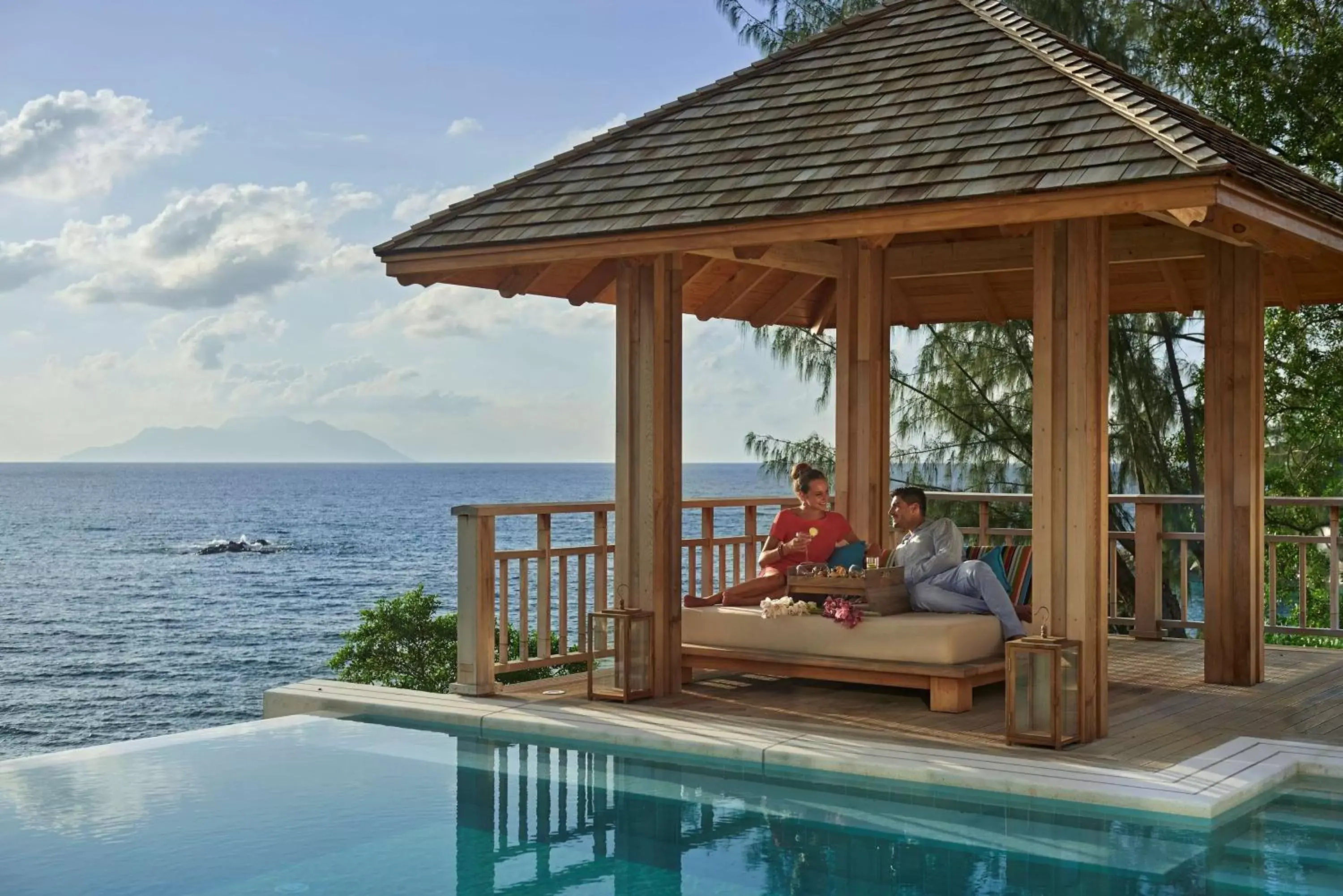 Restaurant/places to eat, Swimming Pool in Hilton Seychelles Northolme Resort & Spa