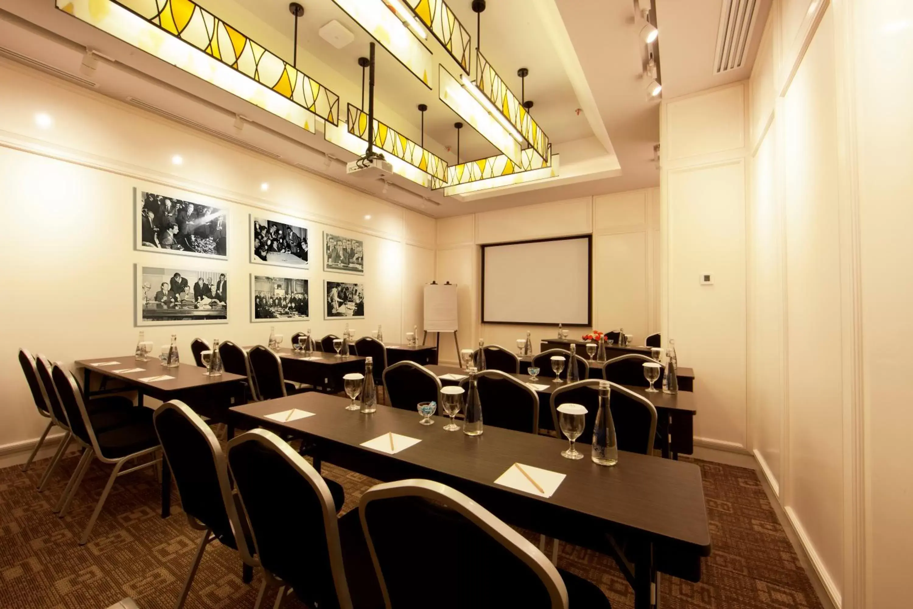 Meeting/conference room in De Paviljoen Bandung