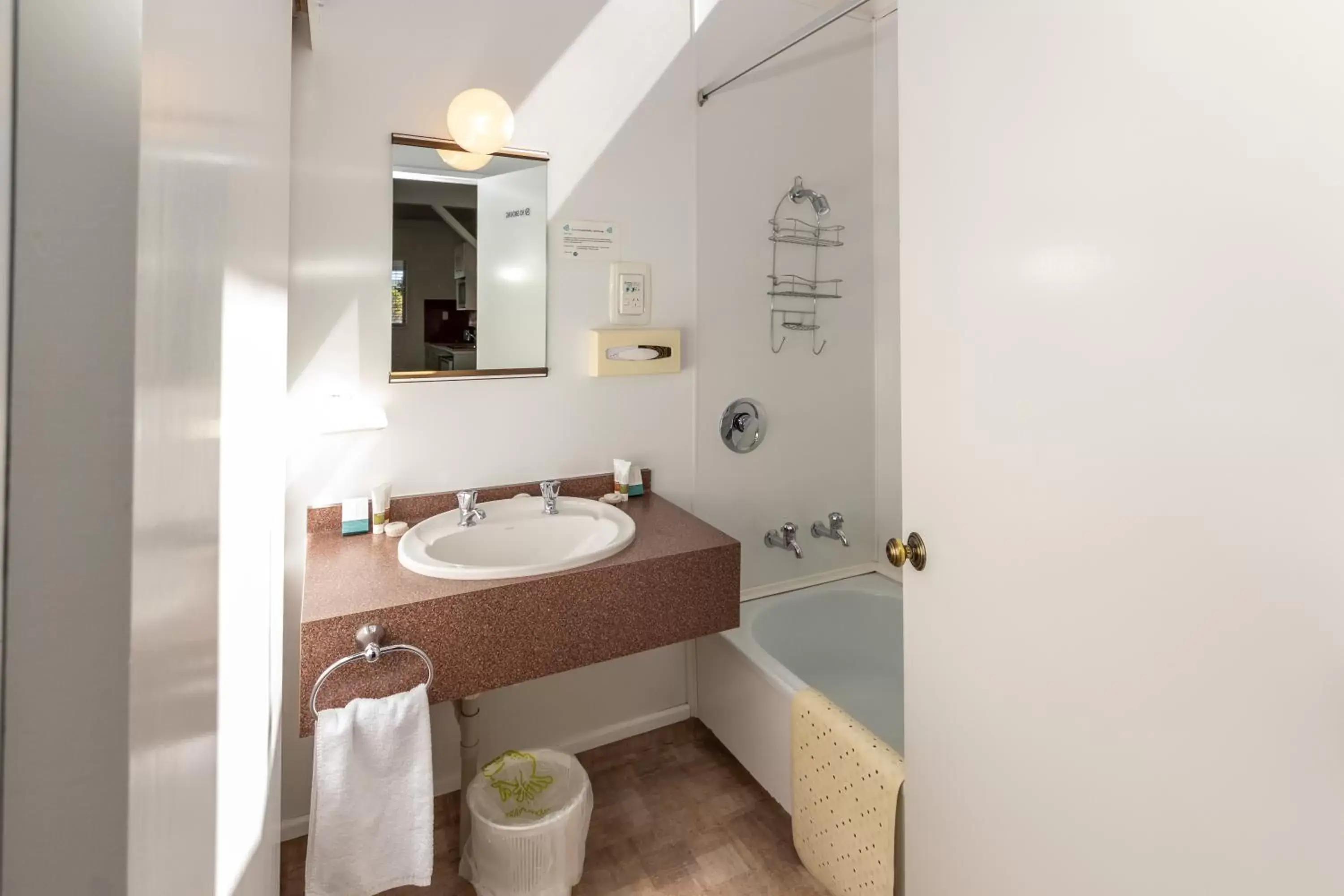 Bathroom in ASURE Explorer Motel & Apartments