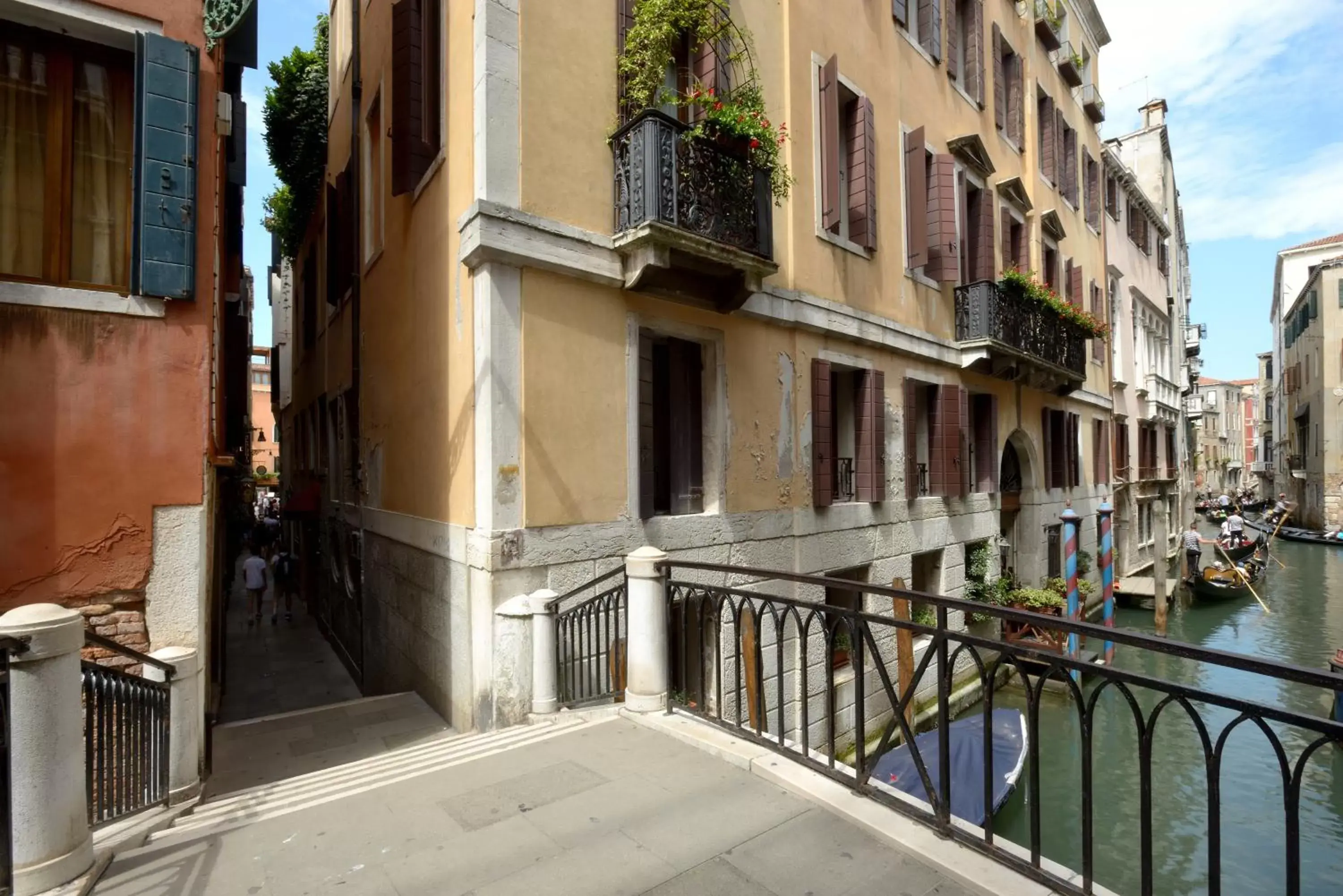 Nearby landmark, Balcony/Terrace in Residence La Fenice