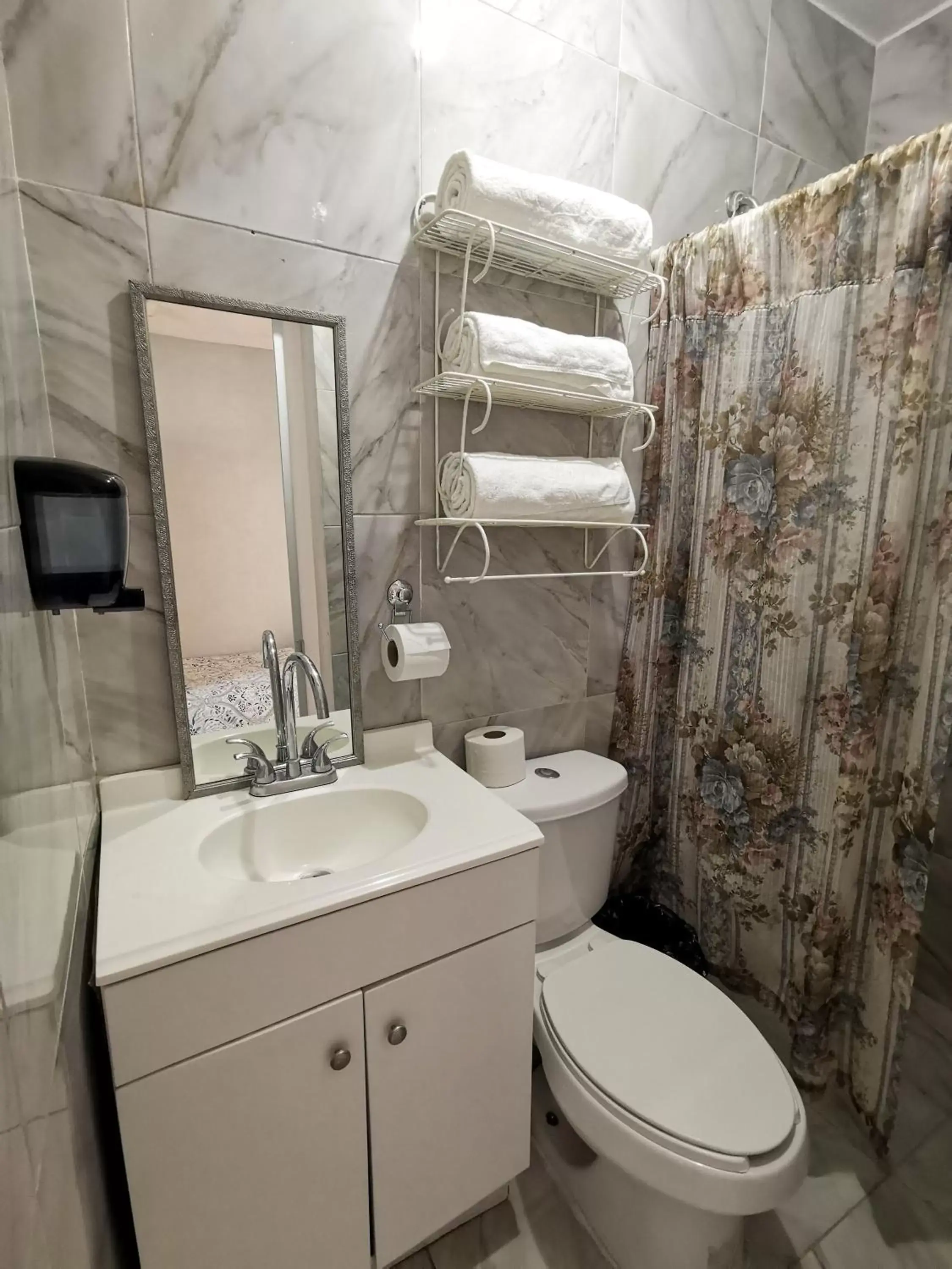 Bathroom in MH1920 - Mini Hotel 1920