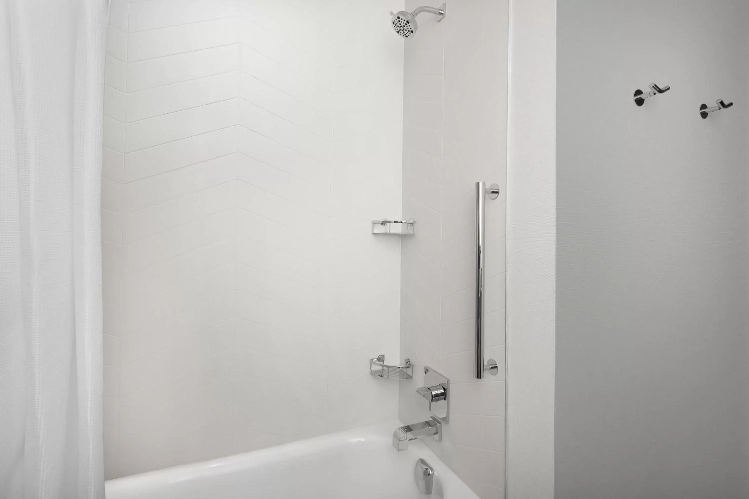 Bathroom in Fairfield Inn & Suites by Marriott Santa Rosa Rohnert Park