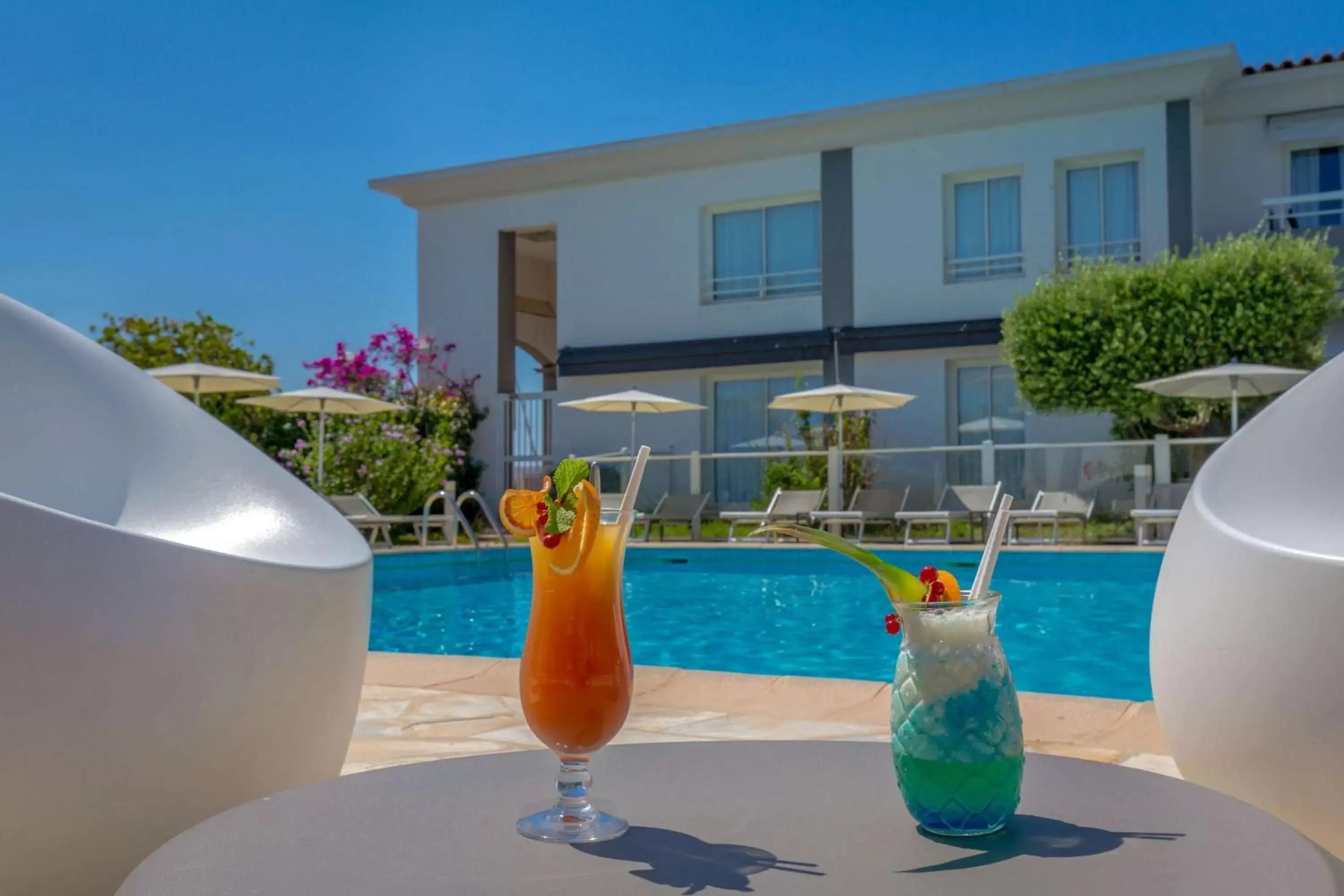 Lounge or bar, Swimming Pool in Best Western Plus La Marina