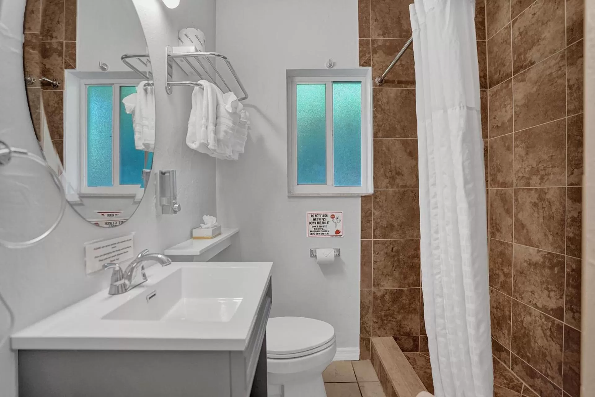 Bathroom in The Worthington Resorts - Clothing Optional - Men Only - Solo hombres