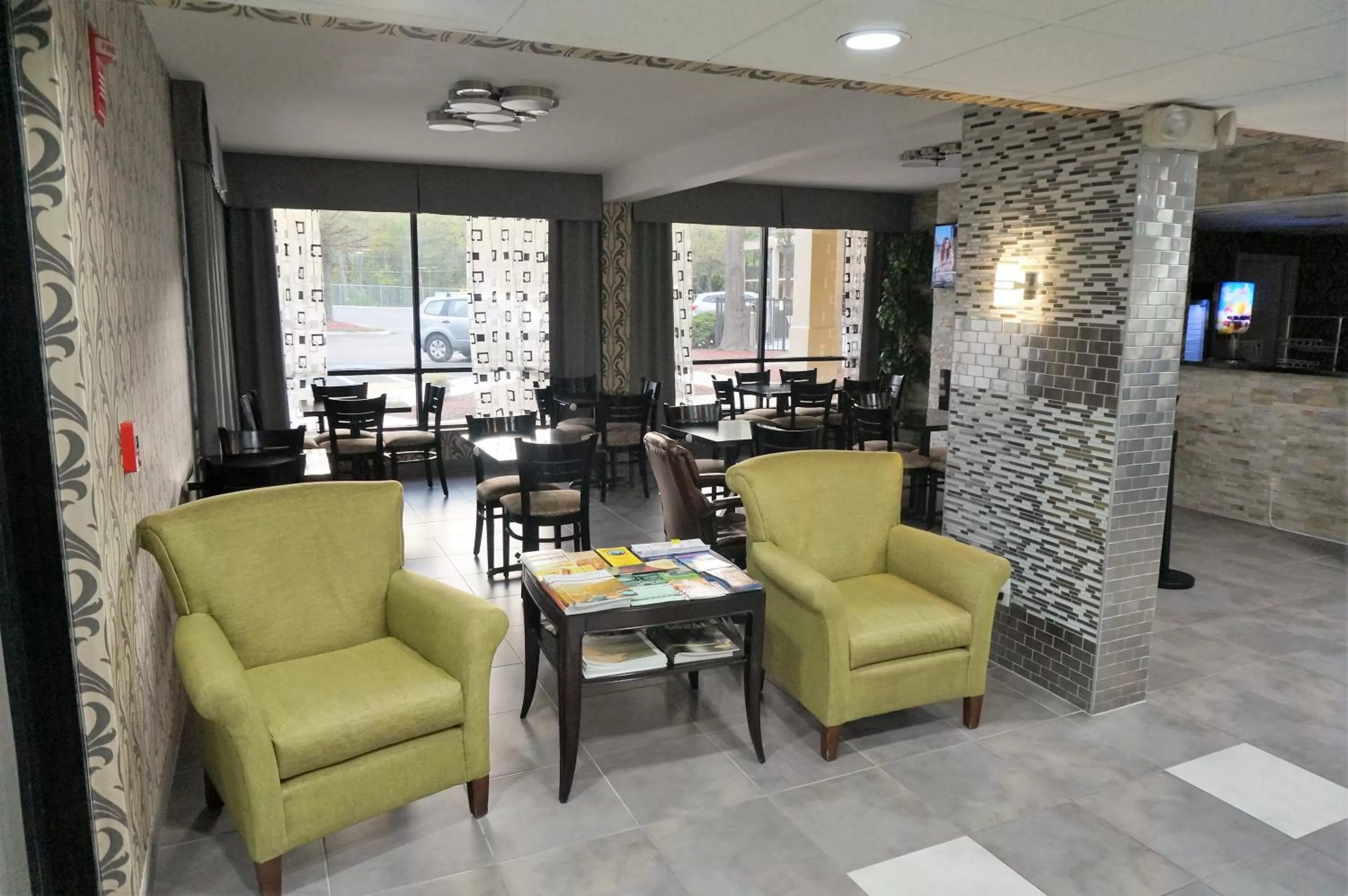Lobby or reception in Howard Johnson by Wyndham Greensboro Near the Coliseum