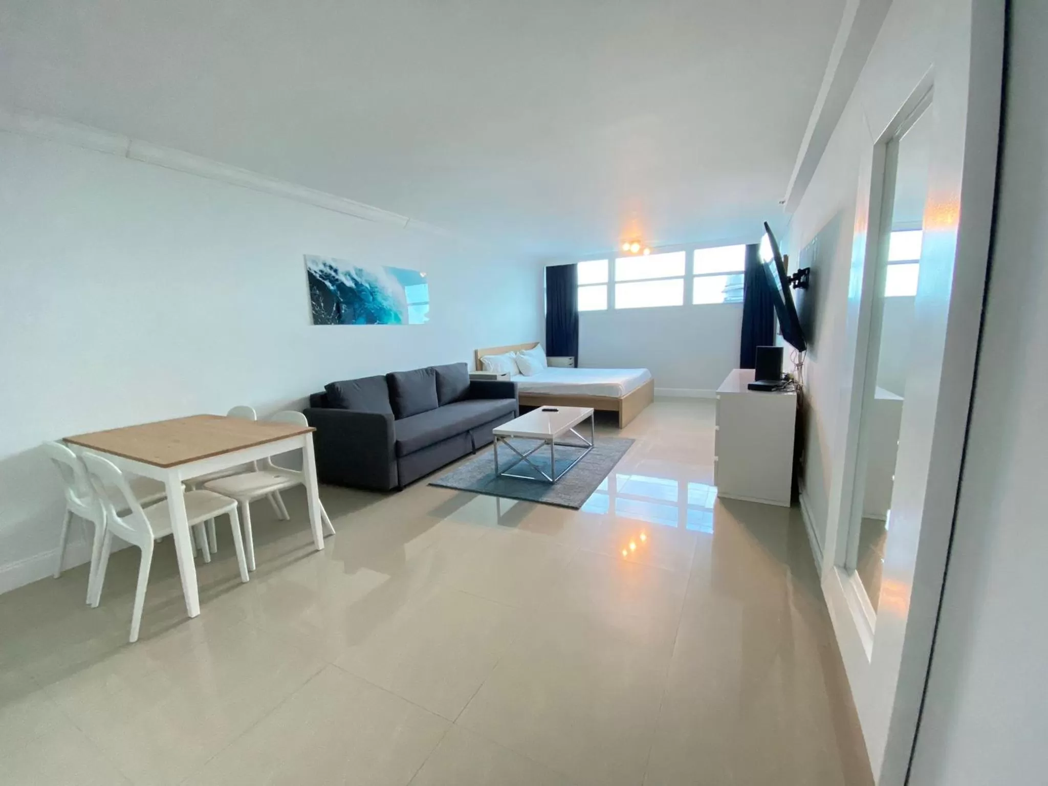 Standard Studio in SeaStays Apartments