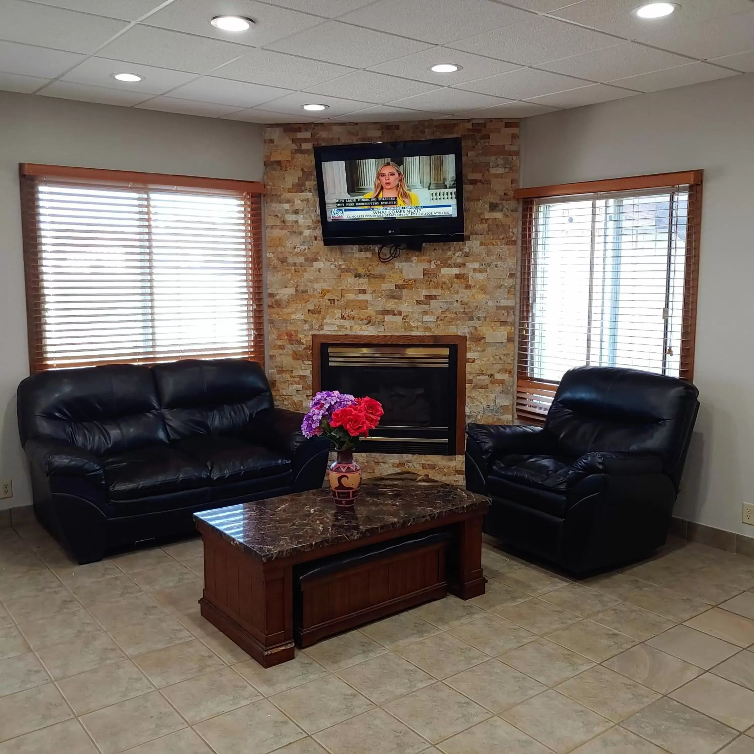 Seating Area in Days Inn by Wyndham West-Eau Claire