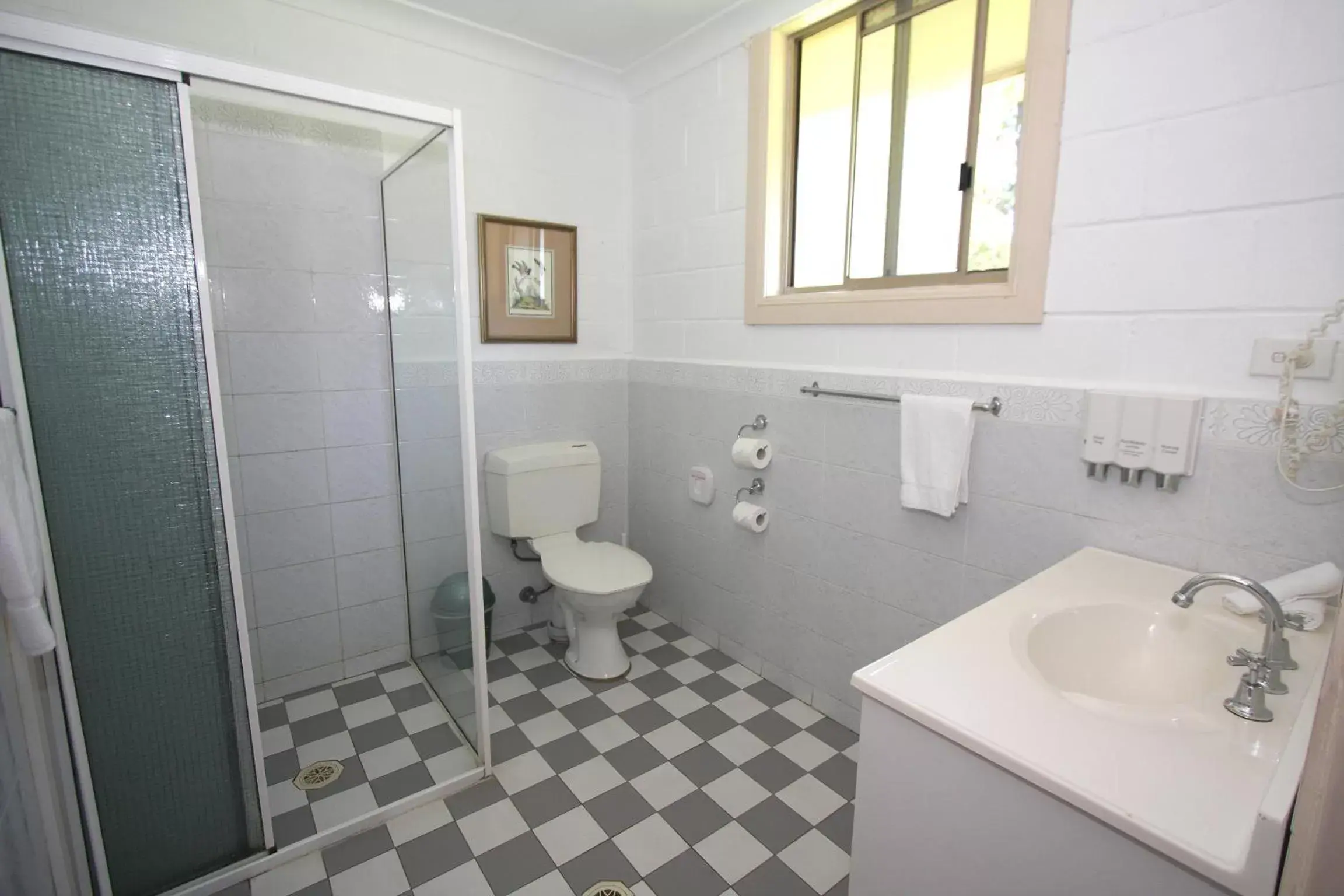 Toilet, Bathroom in Picton Valley Motel Australia