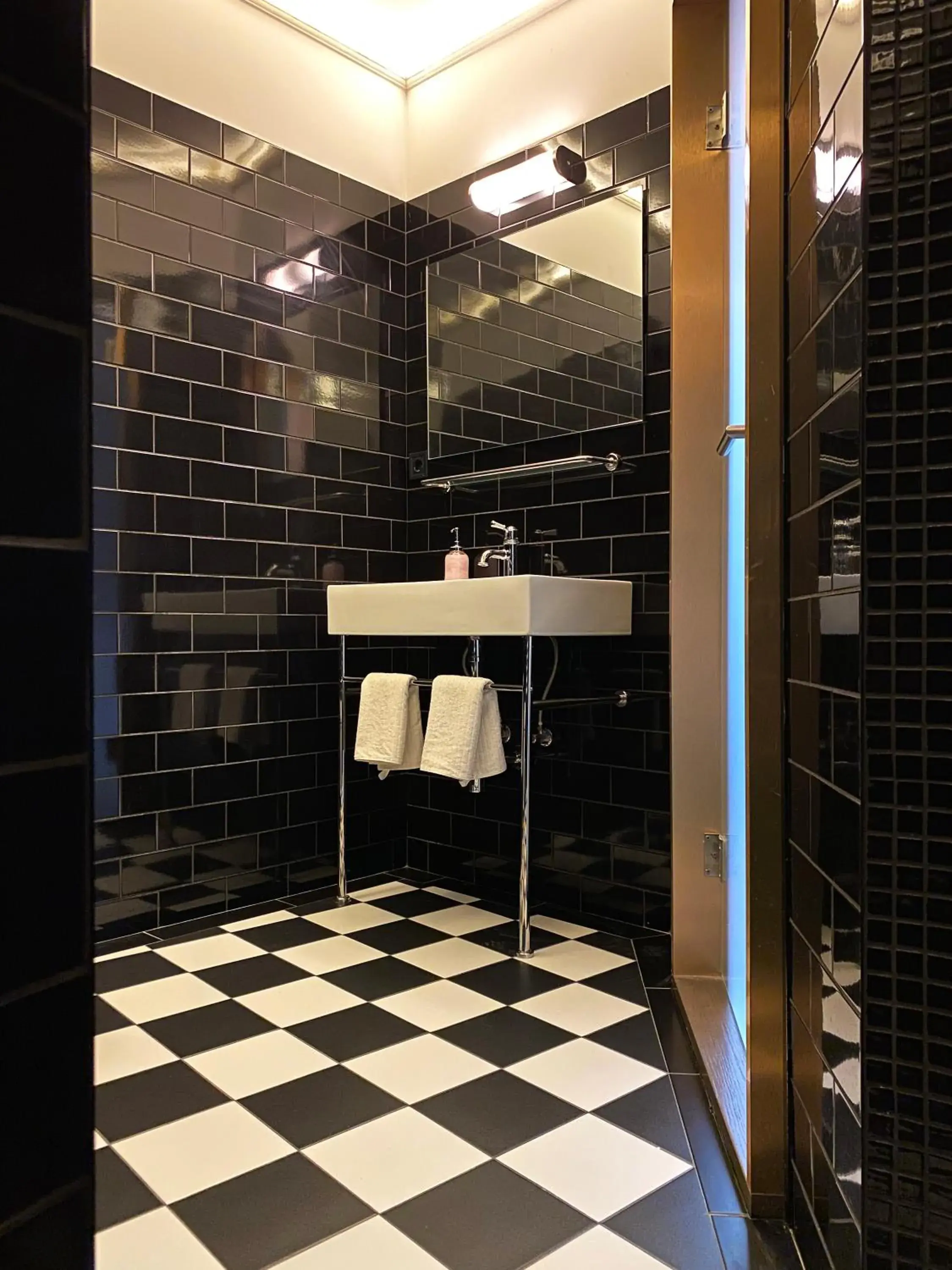 Bathroom in Hotel Rumor