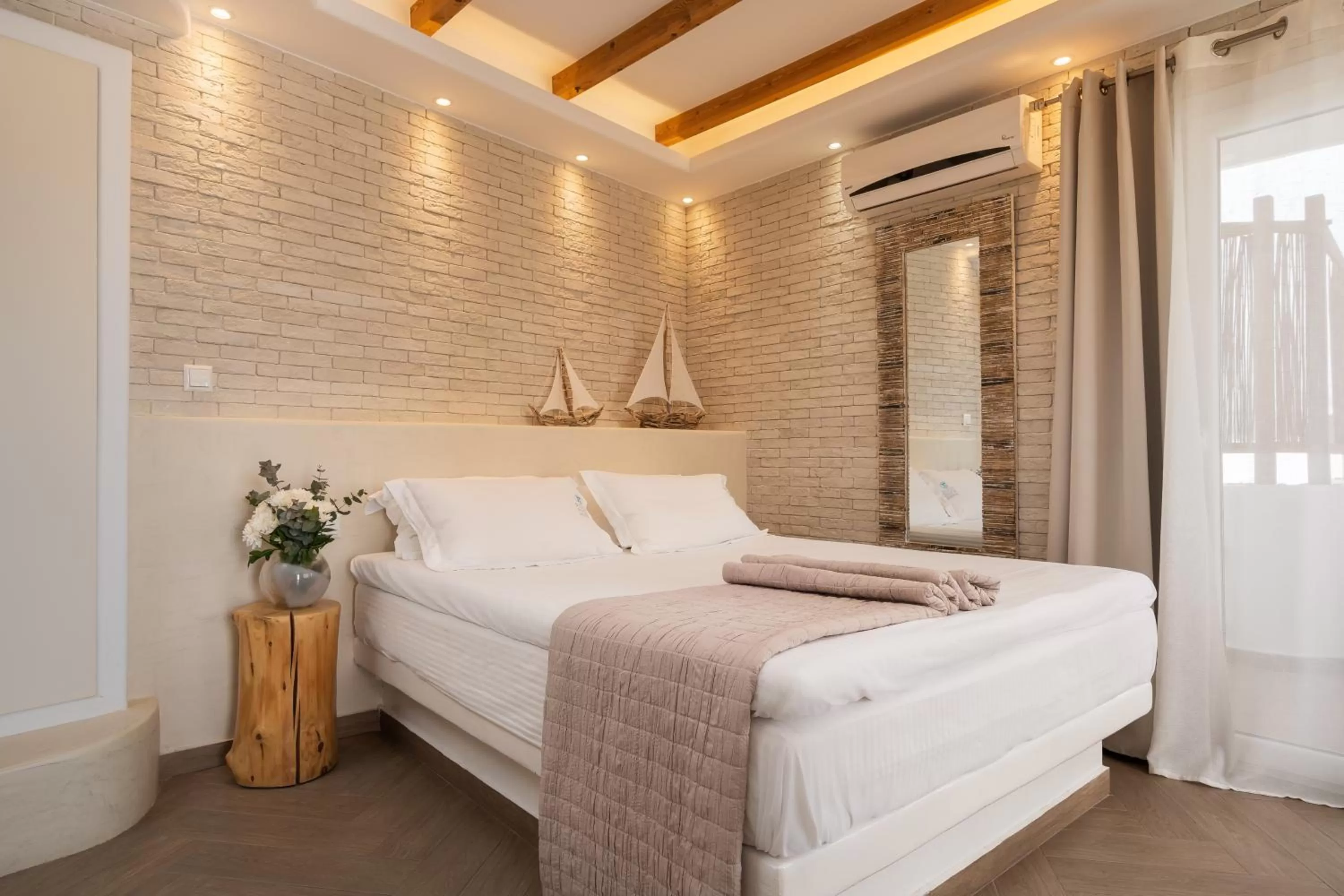 Bed in Polis of Naxos