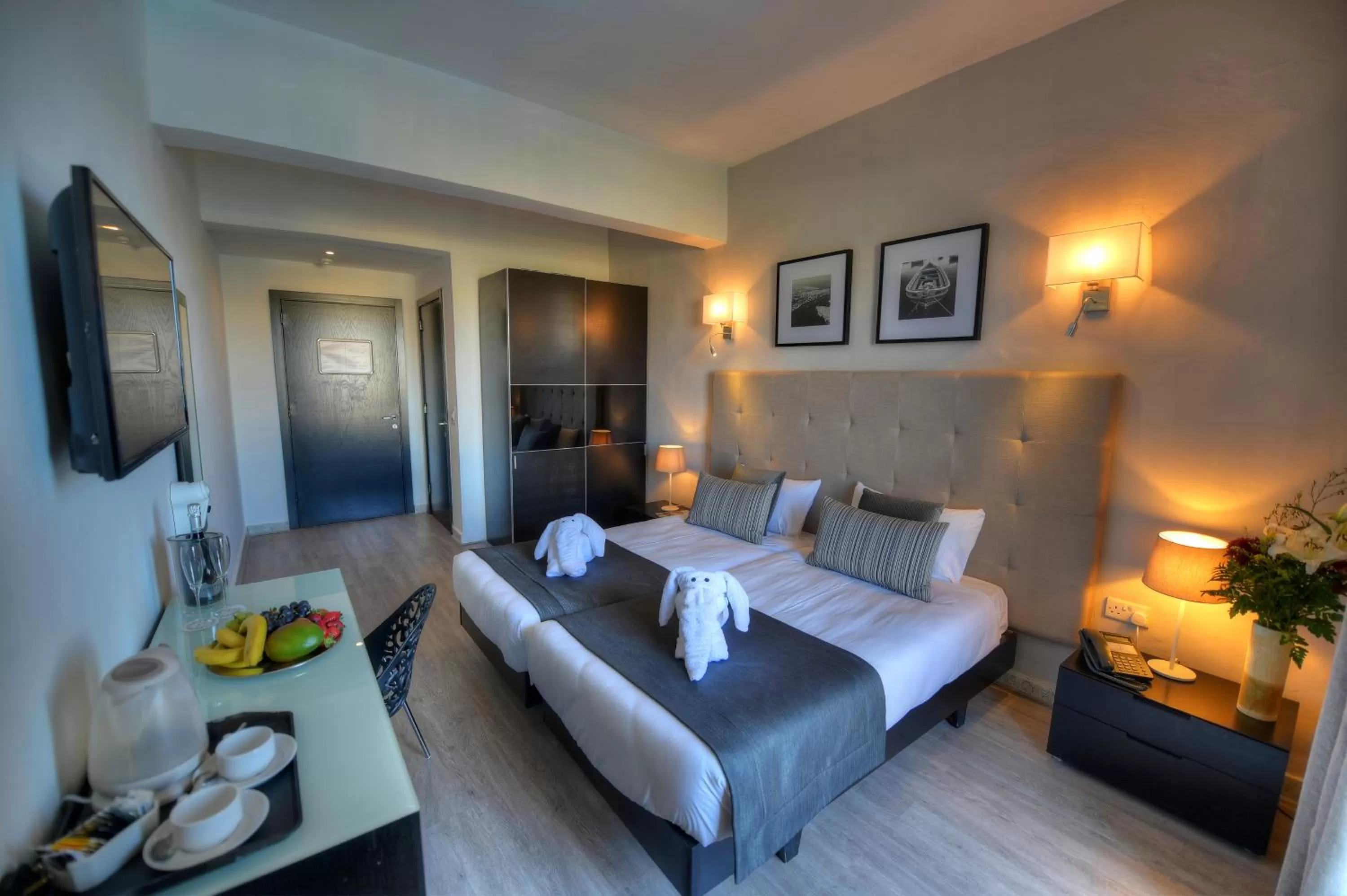 Photo of the whole room, Bed in St. Julian's Bay Hotel