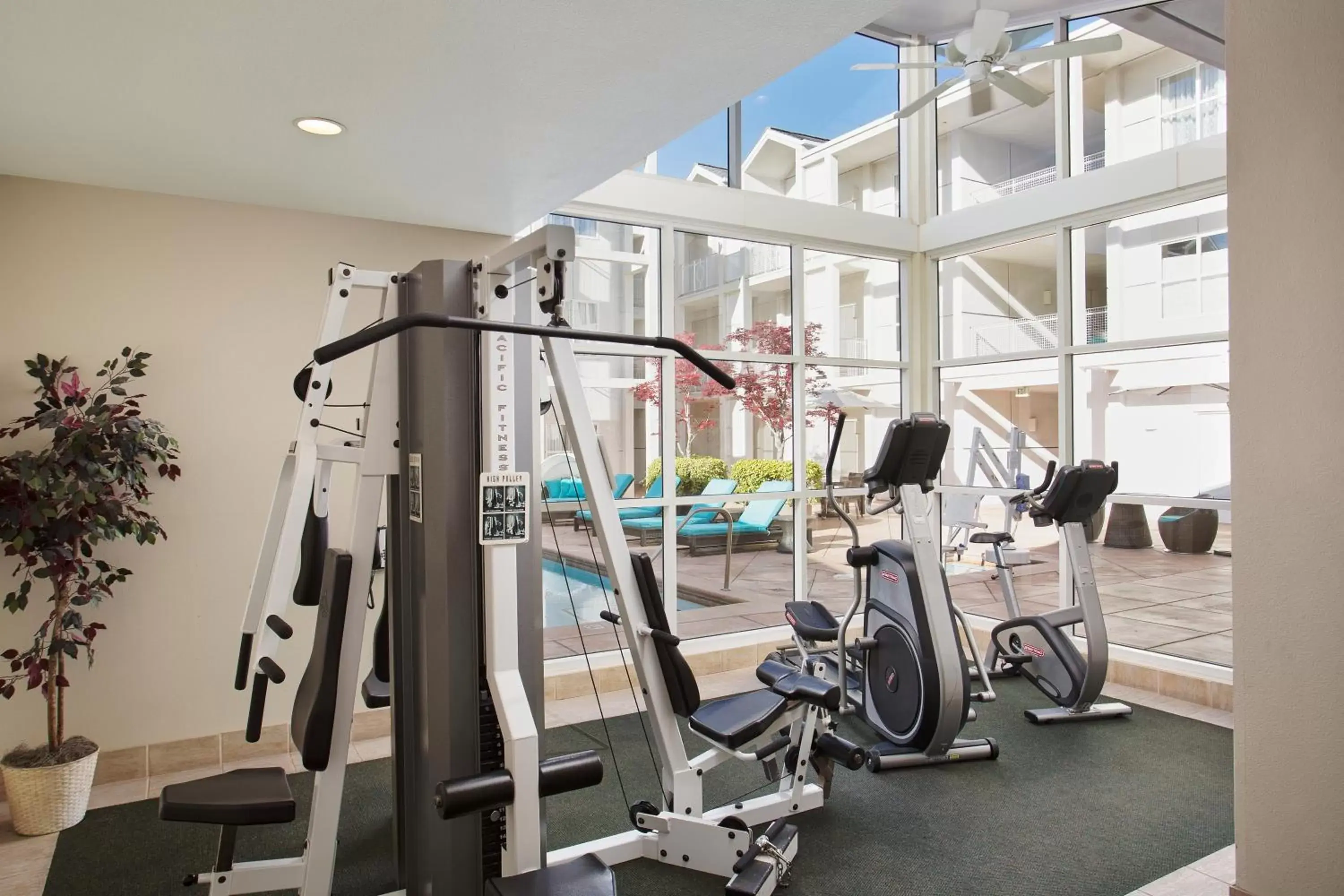 Fitness centre/facilities, Fitness Center/Facilities in Corporate Inn Sunnyvale - All-Suite Hotel