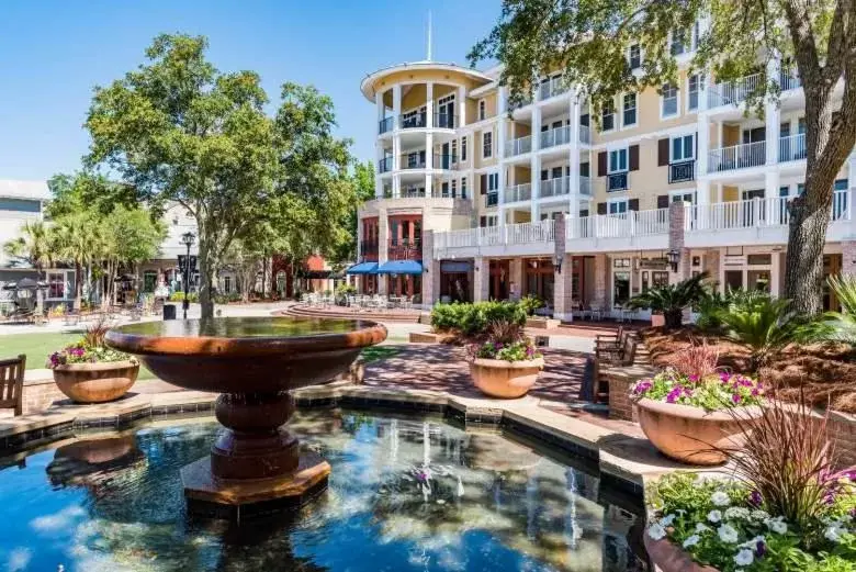 Entertainment, Property Building in The Grand Sandestin