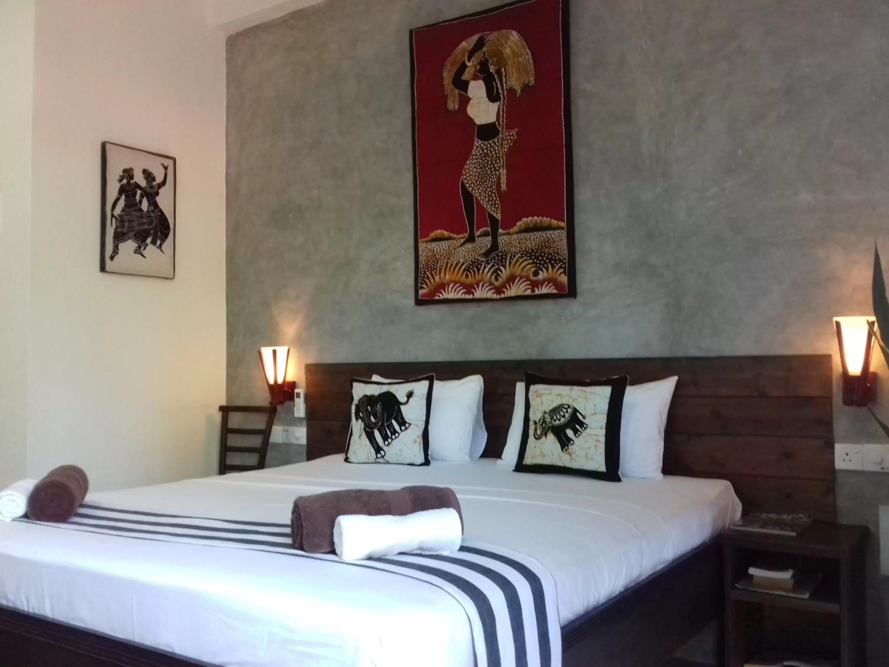 Deluxe Double Room with Balcony & Canal View - single occupancy in Green Wood Villa Negombo