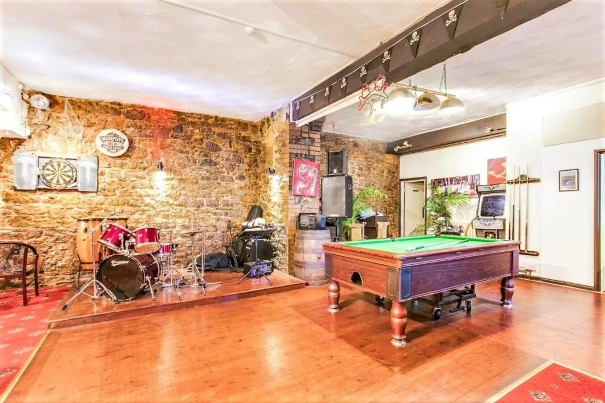 Game Room, Billiards in Yardley Manor Hotel