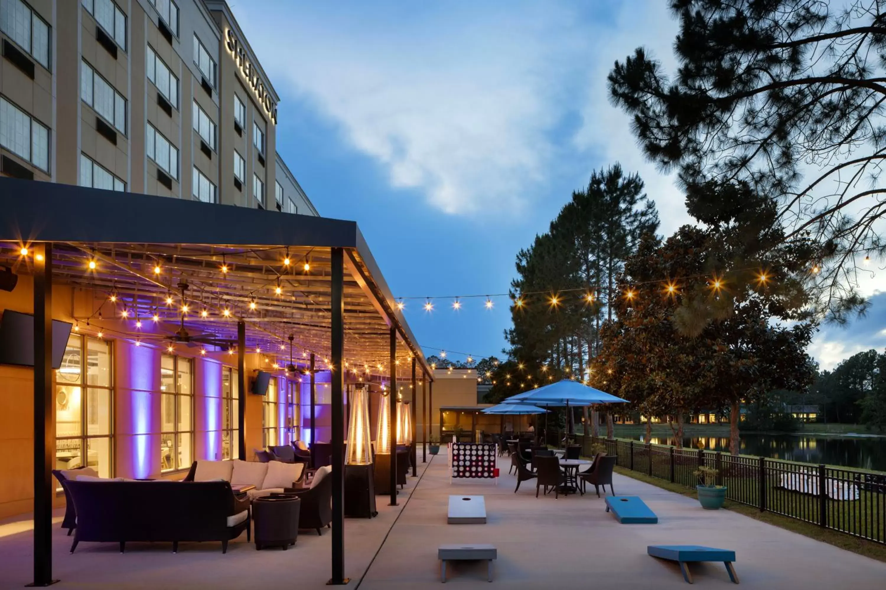 Patio, Property Building in Sheraton Jacksonville Hotel