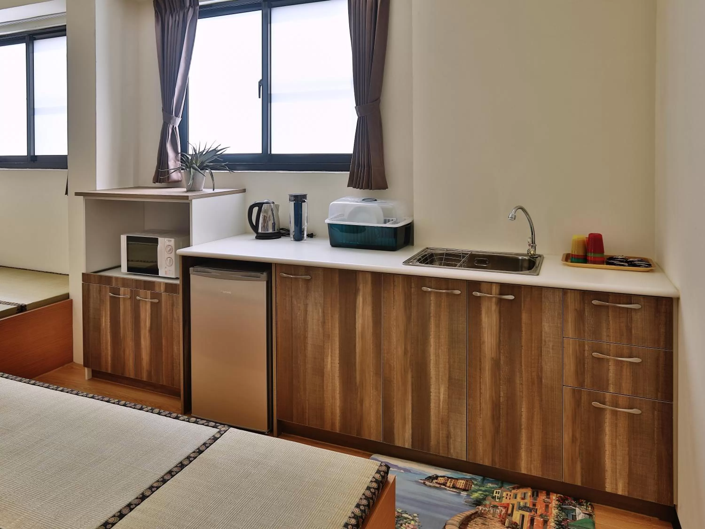 Kitchen/Kitchenette in Full House of Happiness B&B