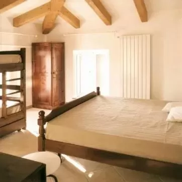 Bed in Finale Ligure Gorra B&B Rosa di Mare vicino al mare lontano dal caos! ;)