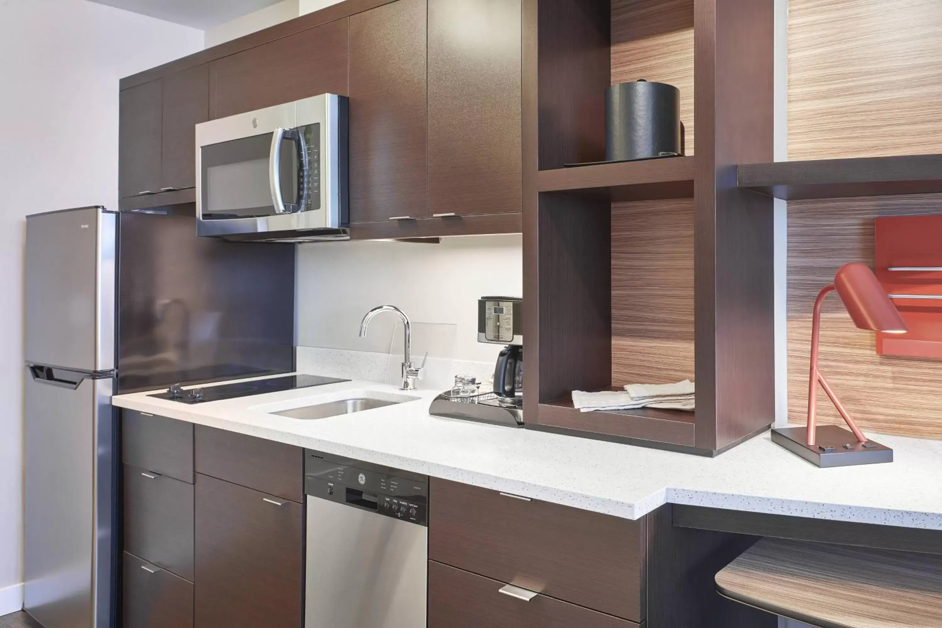 Kitchen or kitchenette, Kitchen/Kitchenette in TownePlace Suites by Marriott Medicine Hat