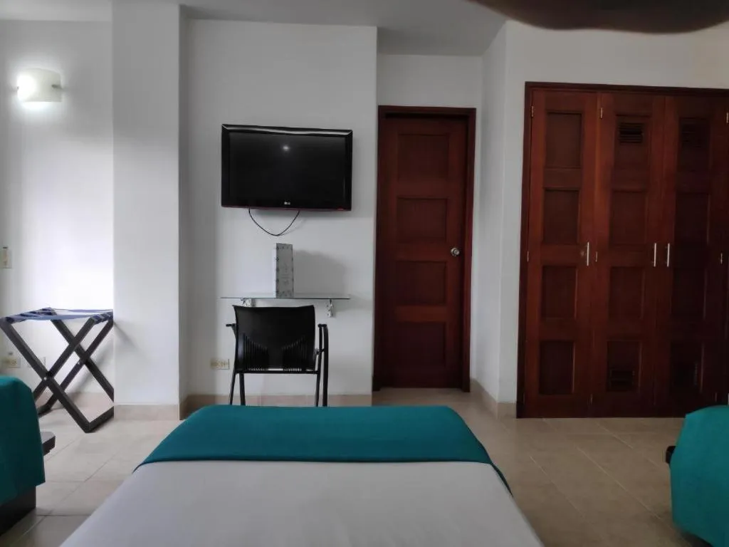 TV and multimedia, Bed in Hotel Mediterraneo