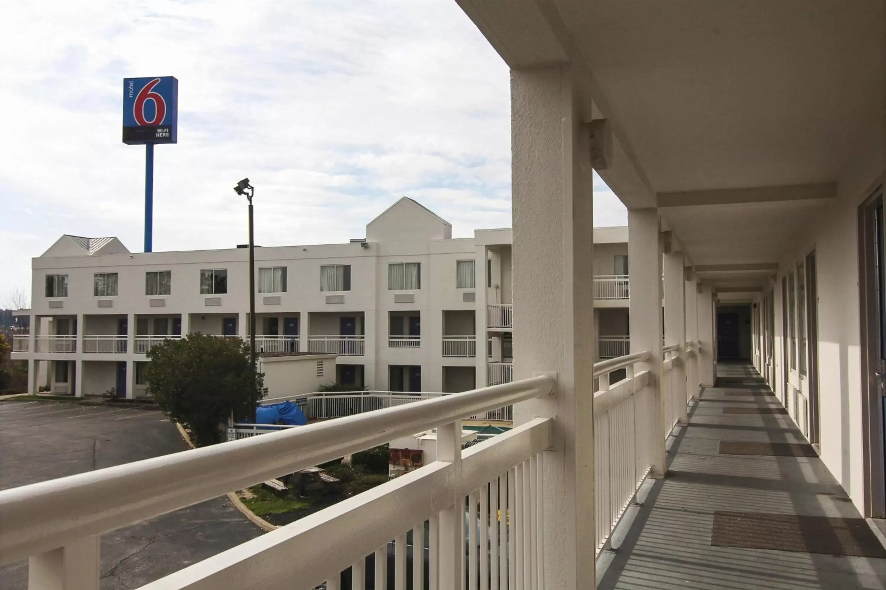 Balcony/Terrace in Motel 6-Willoughby, OH - Cleveland