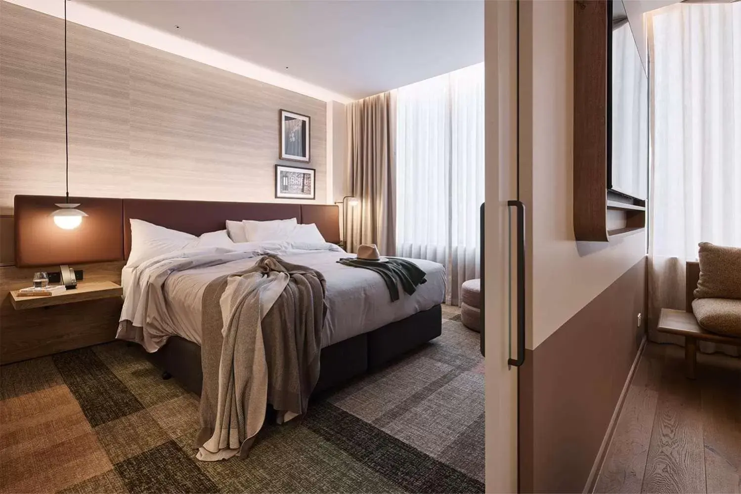 Bedroom, Bed in Rydges Melbourne