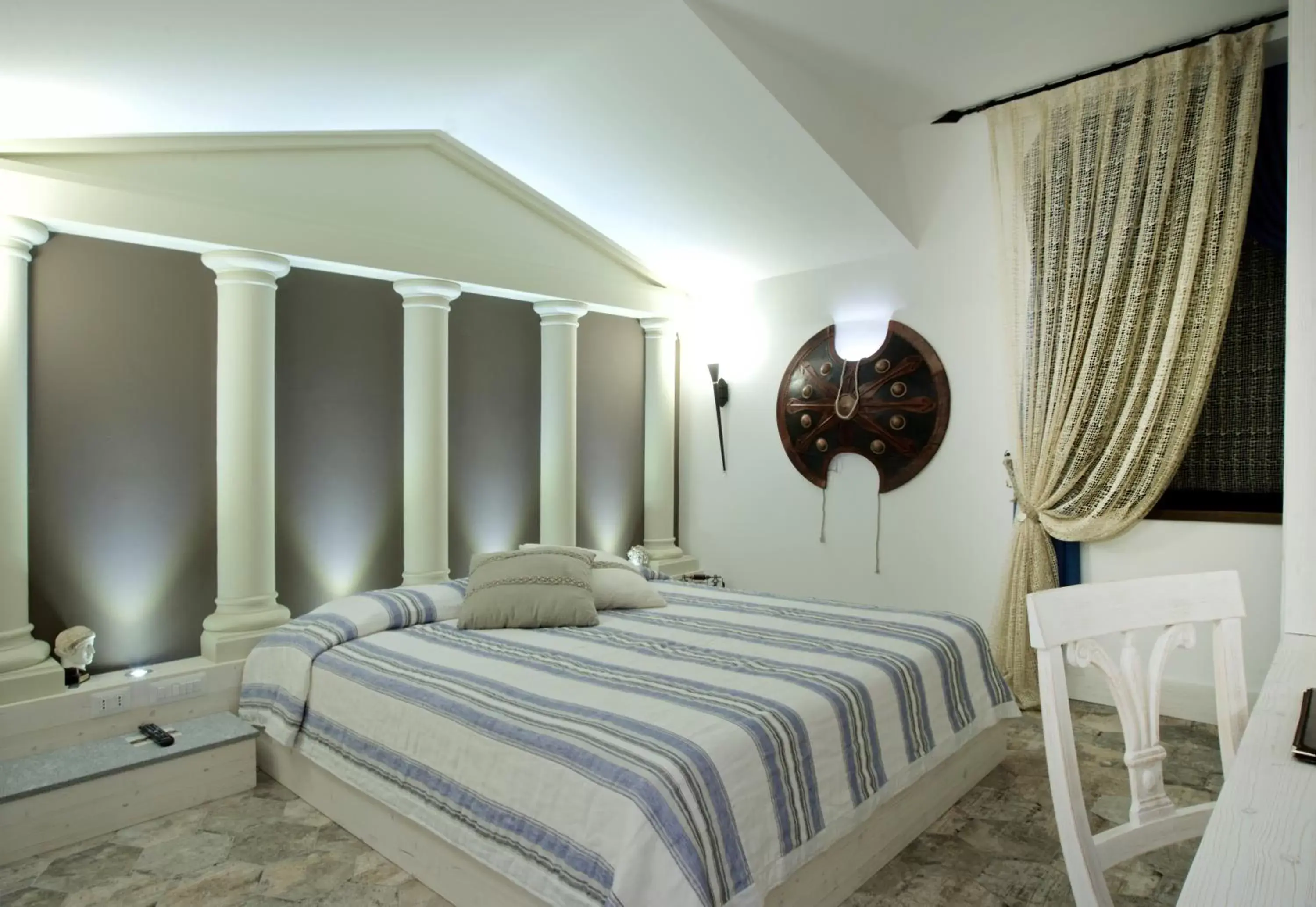 Bed in Design Suite Tirano