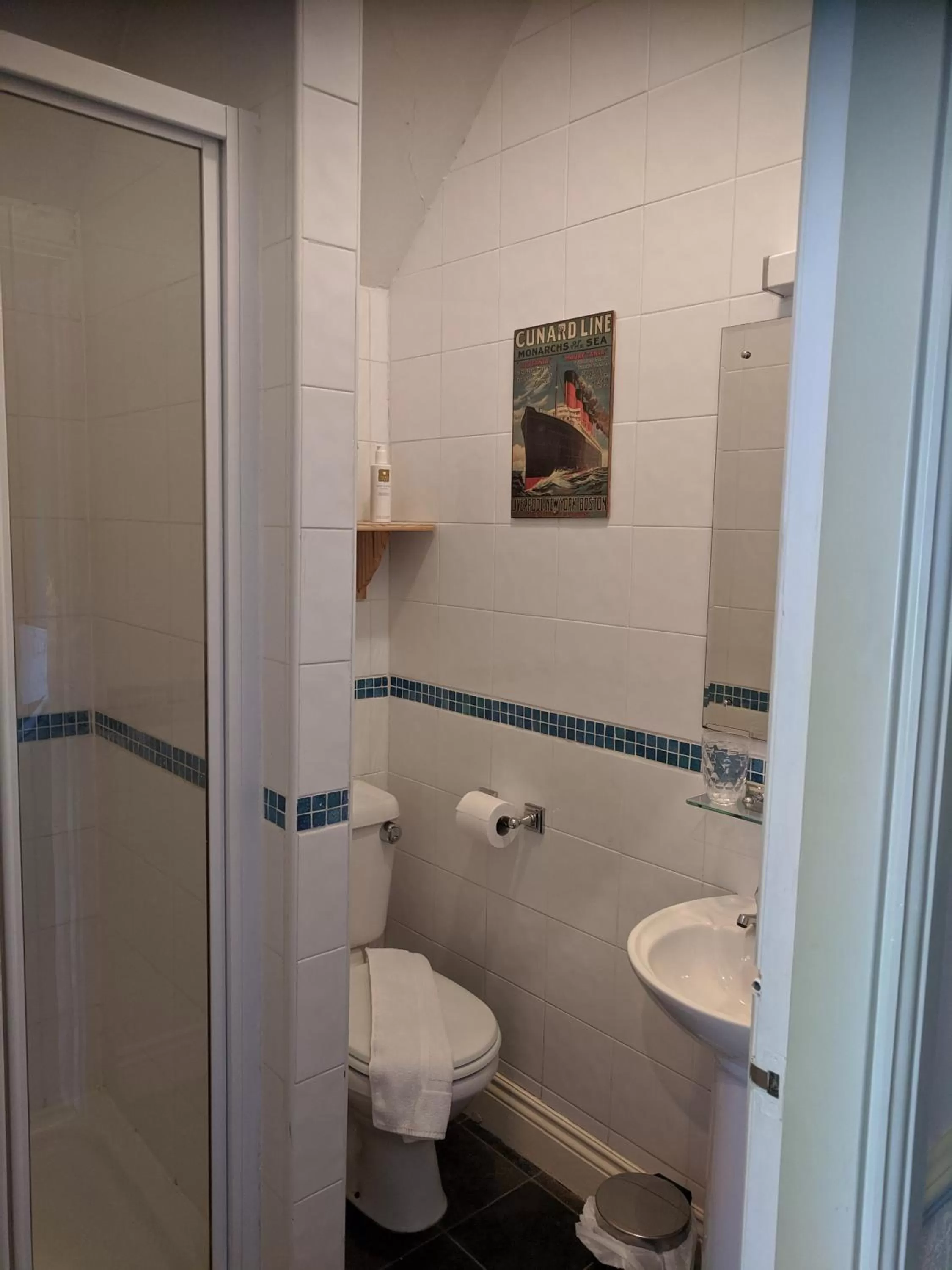 Bathroom in 1 Park Road