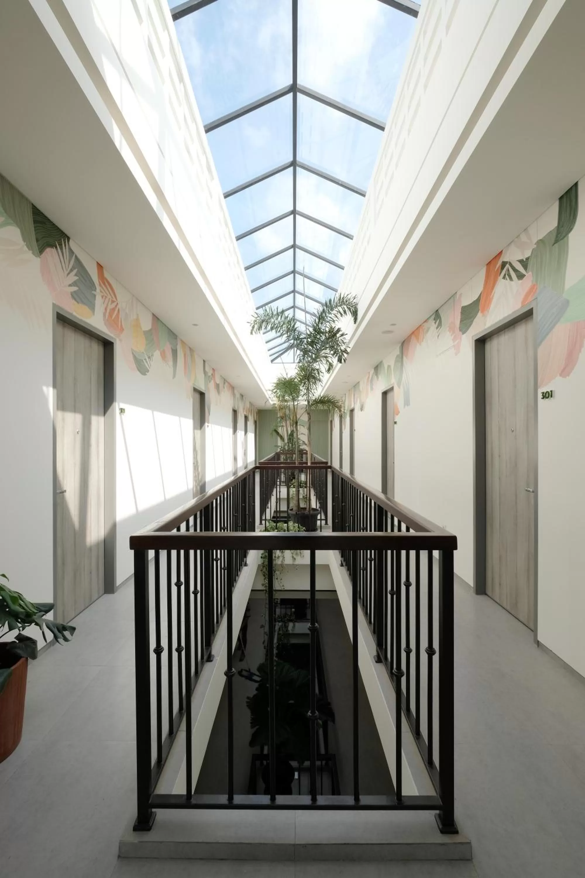 Area and facilities in La Boheme, Rooms and Coffee