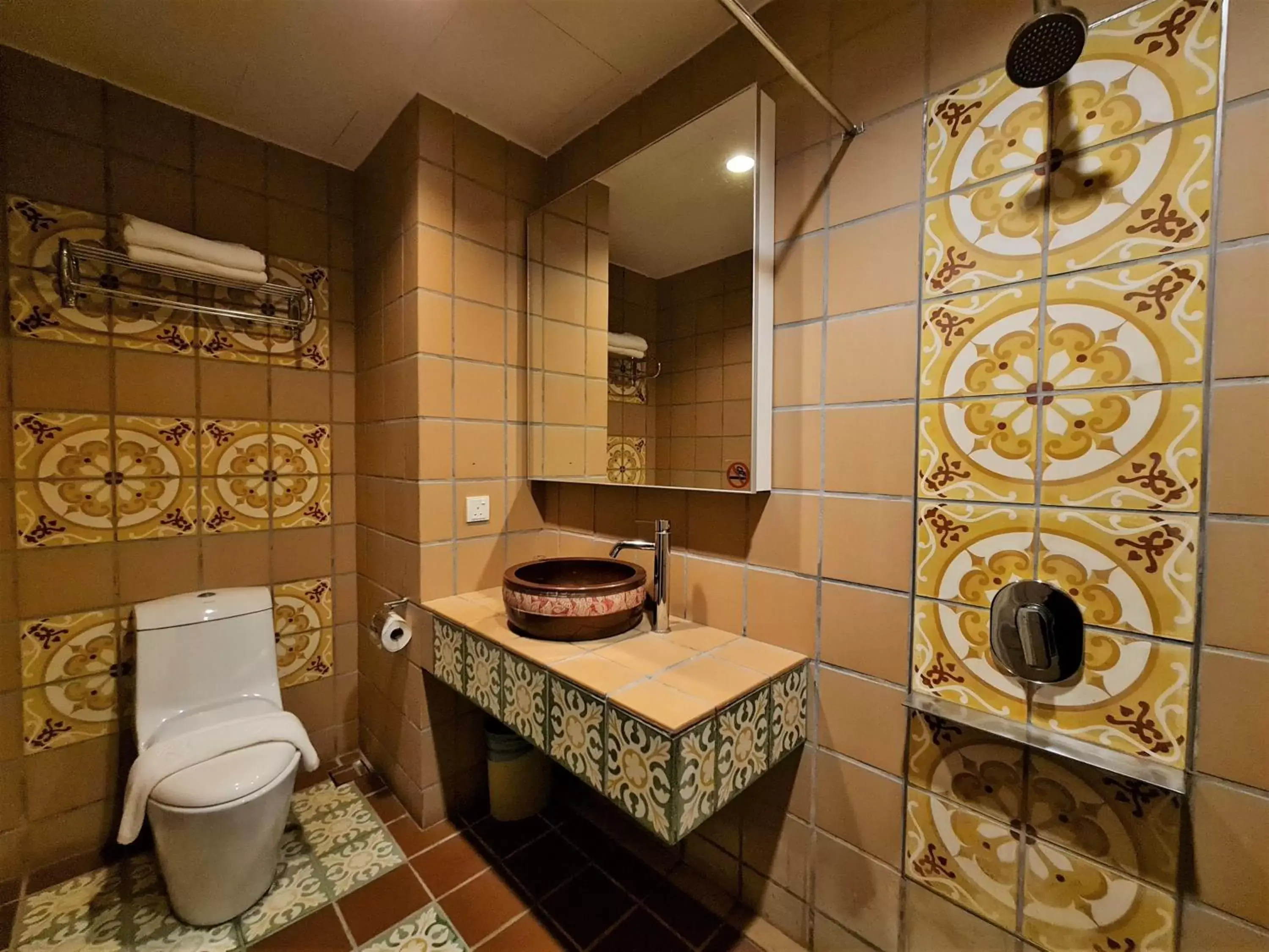 Shower, Bathroom in Swan Garden Hotel