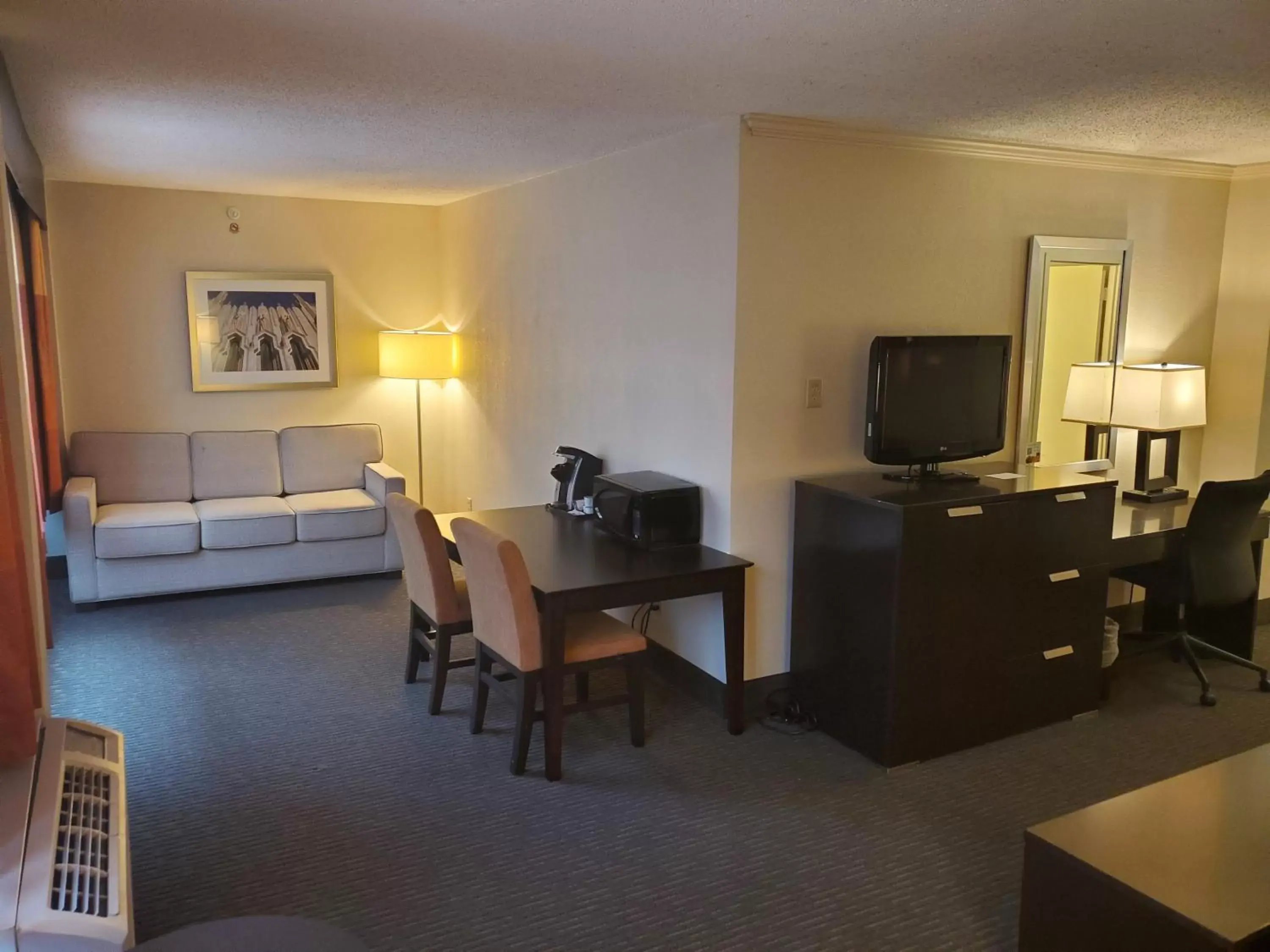 King Suite with Sofabed - Non Smoking in 17 West Hotel, Ascend Hotel Collection King Suite with Sofabed - Non Smoking in 17 West Hotel, Ascend Hotel Collection