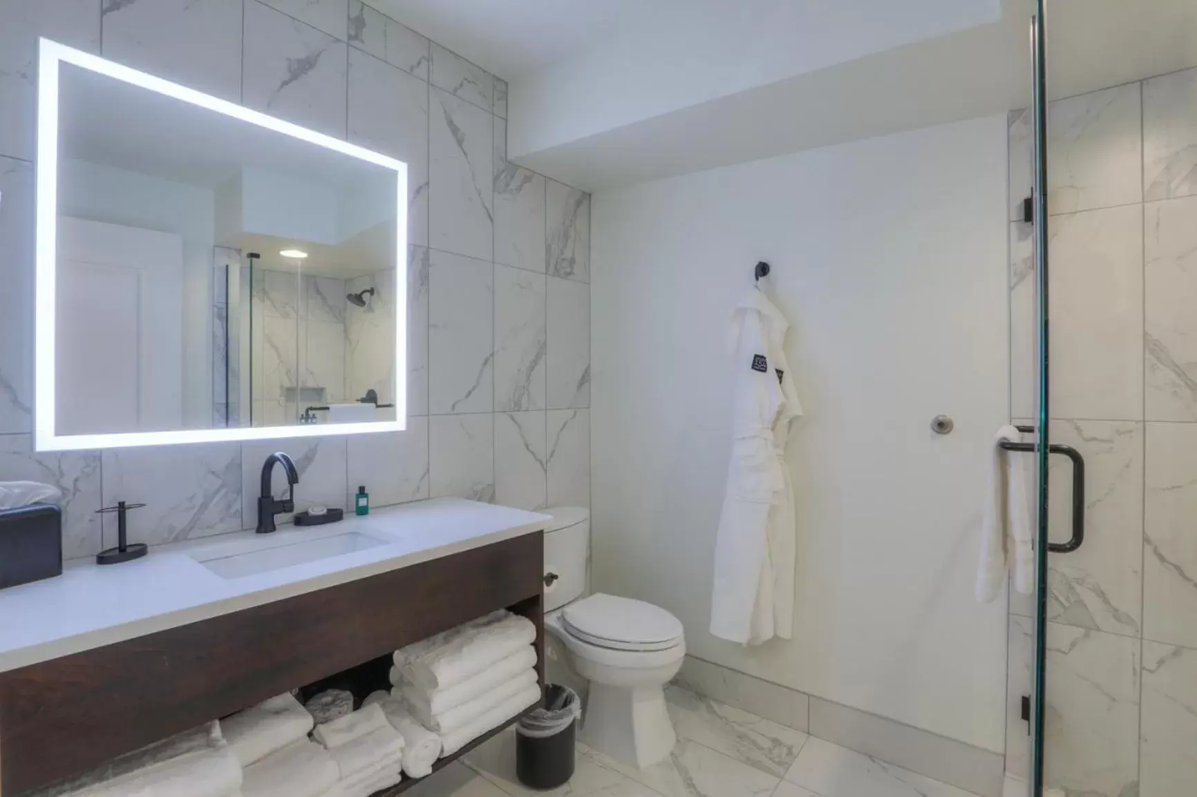 Bathroom in Studio 154 Luxury Hotel