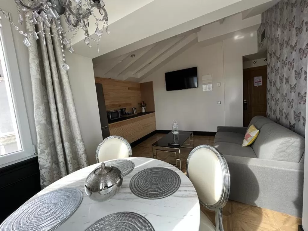 Seating Area in Hotel Royal Suite Santander