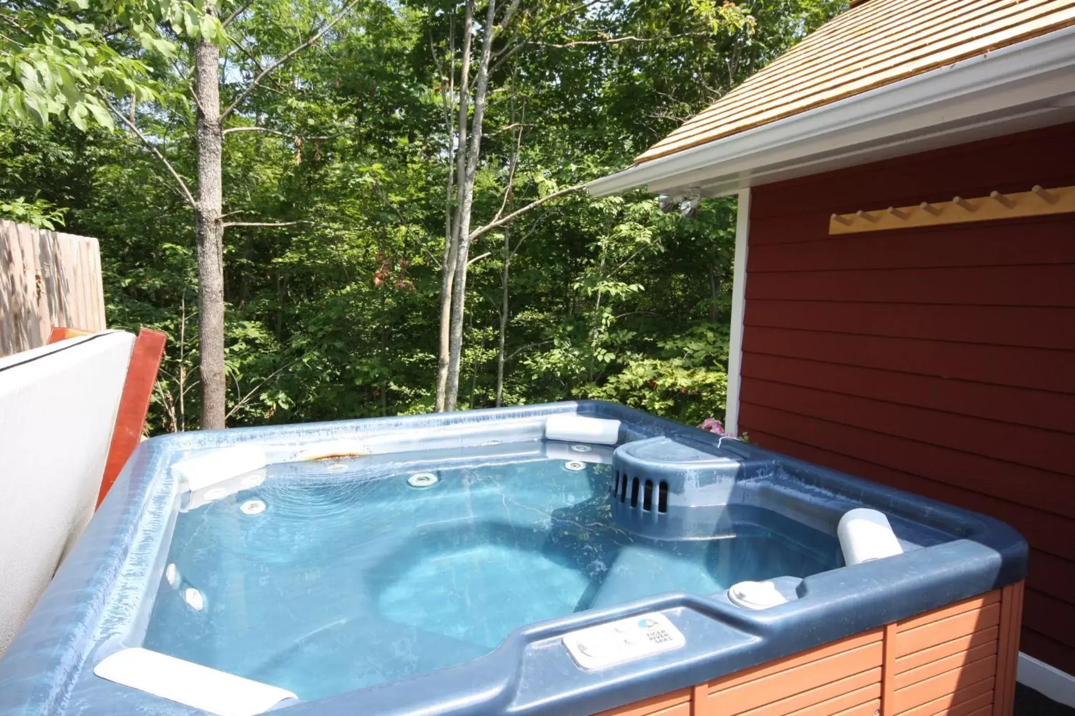 Hot Tub in Maple Hill Farm Inn