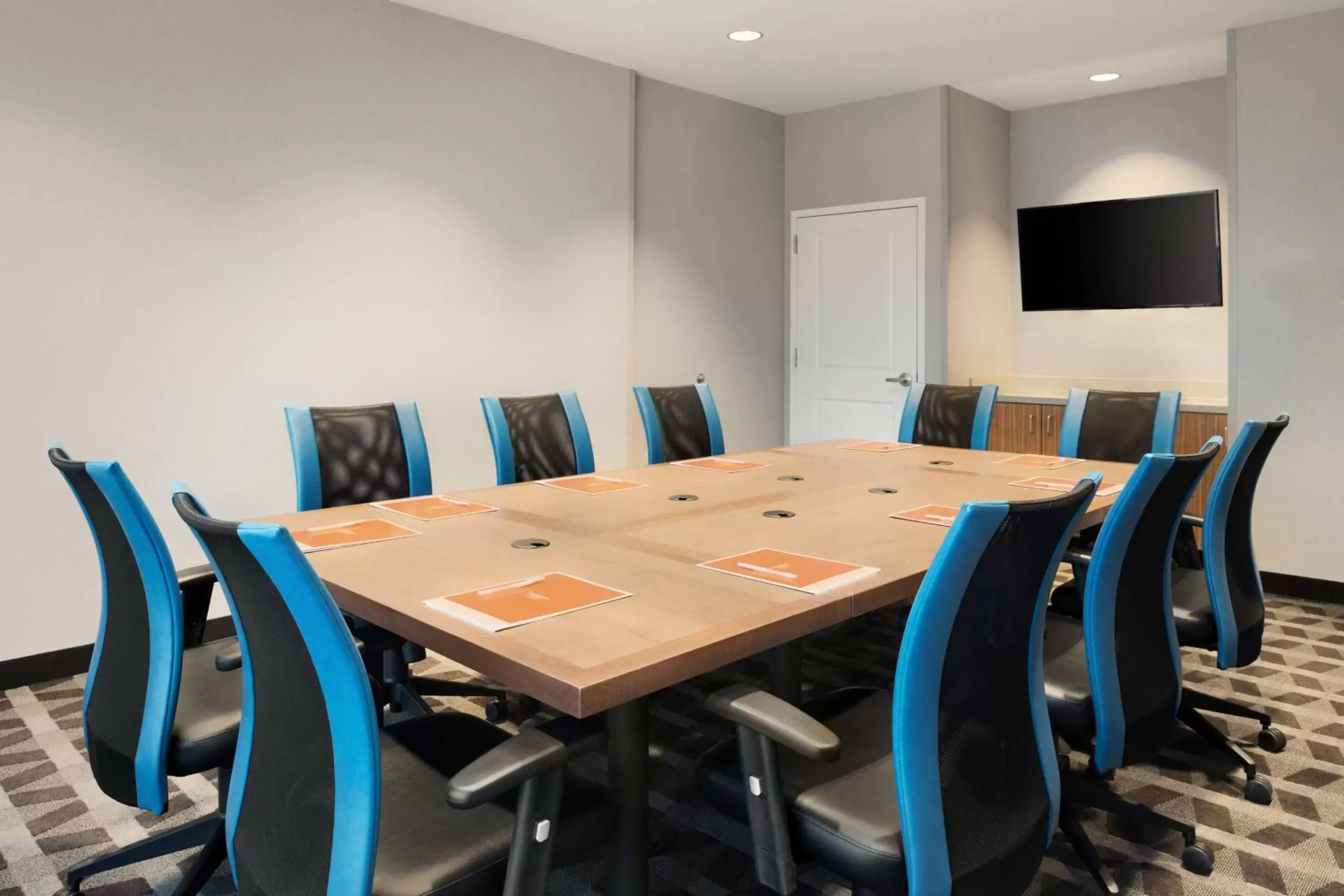 Meeting/conference room in TownePlace Suites by Marriott Dubuque Downtown