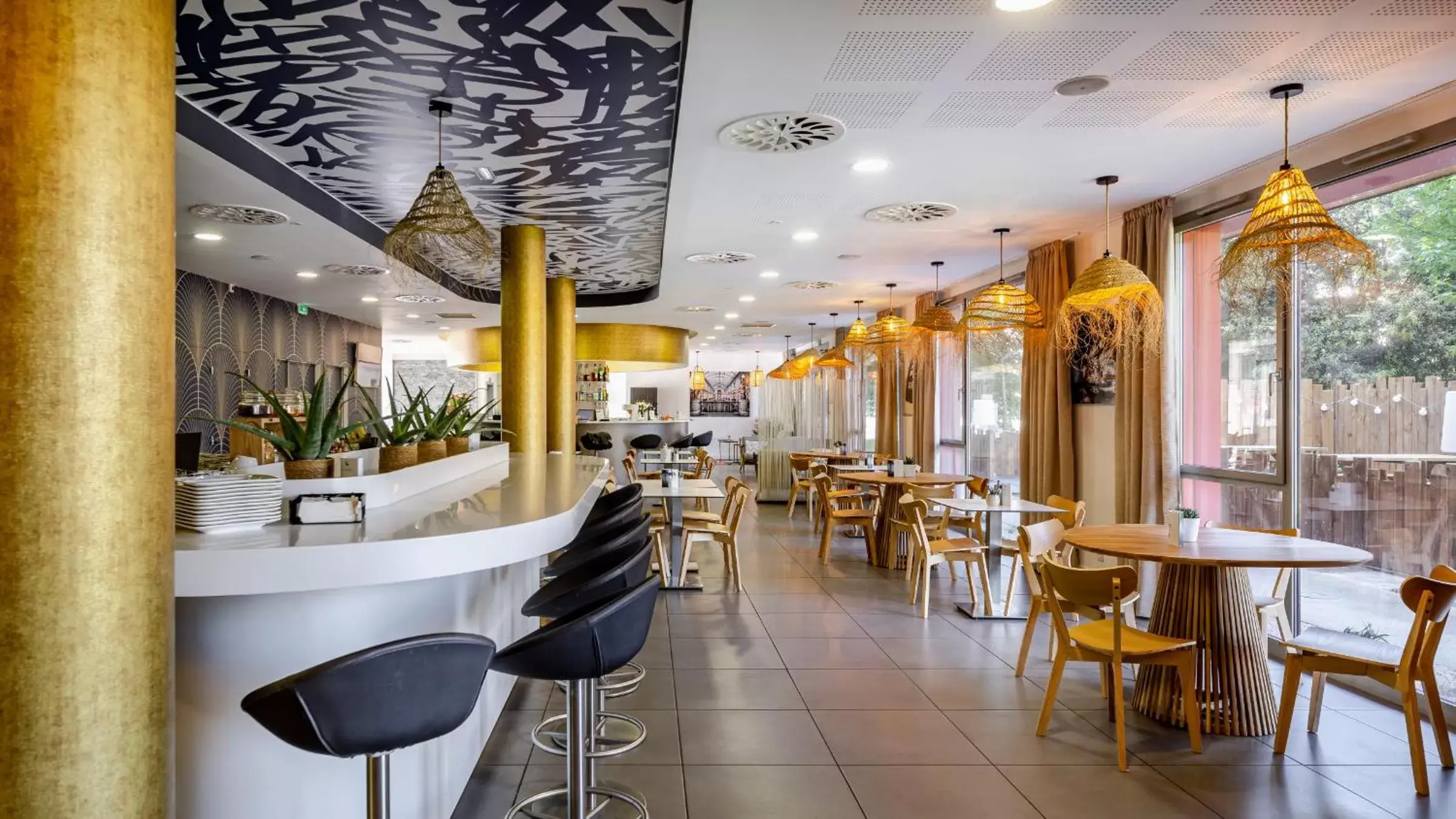 Restaurant/Places to Eat in Akena Nantes Atlantis