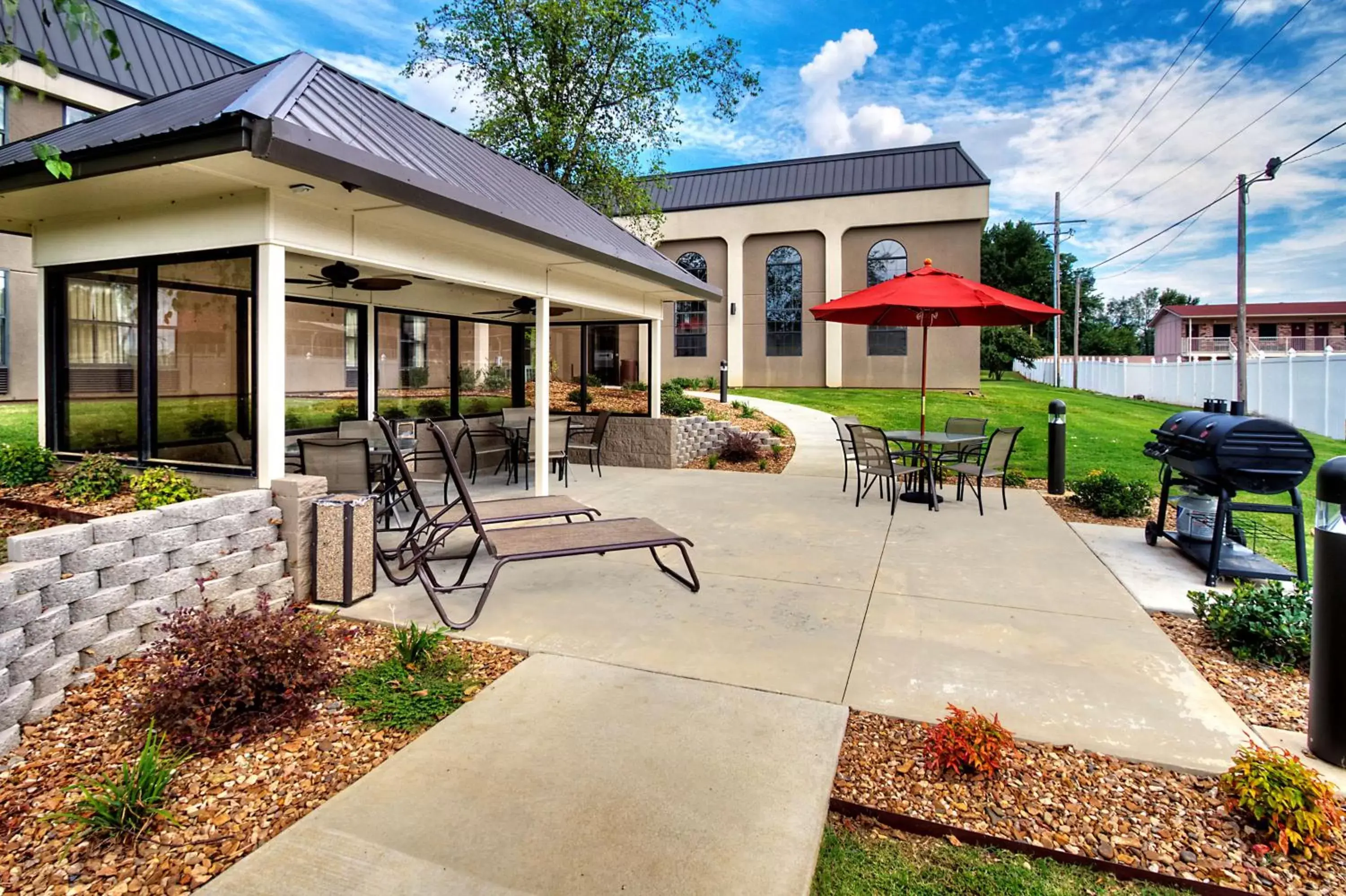 Property Building in Hampton Inn Russellville