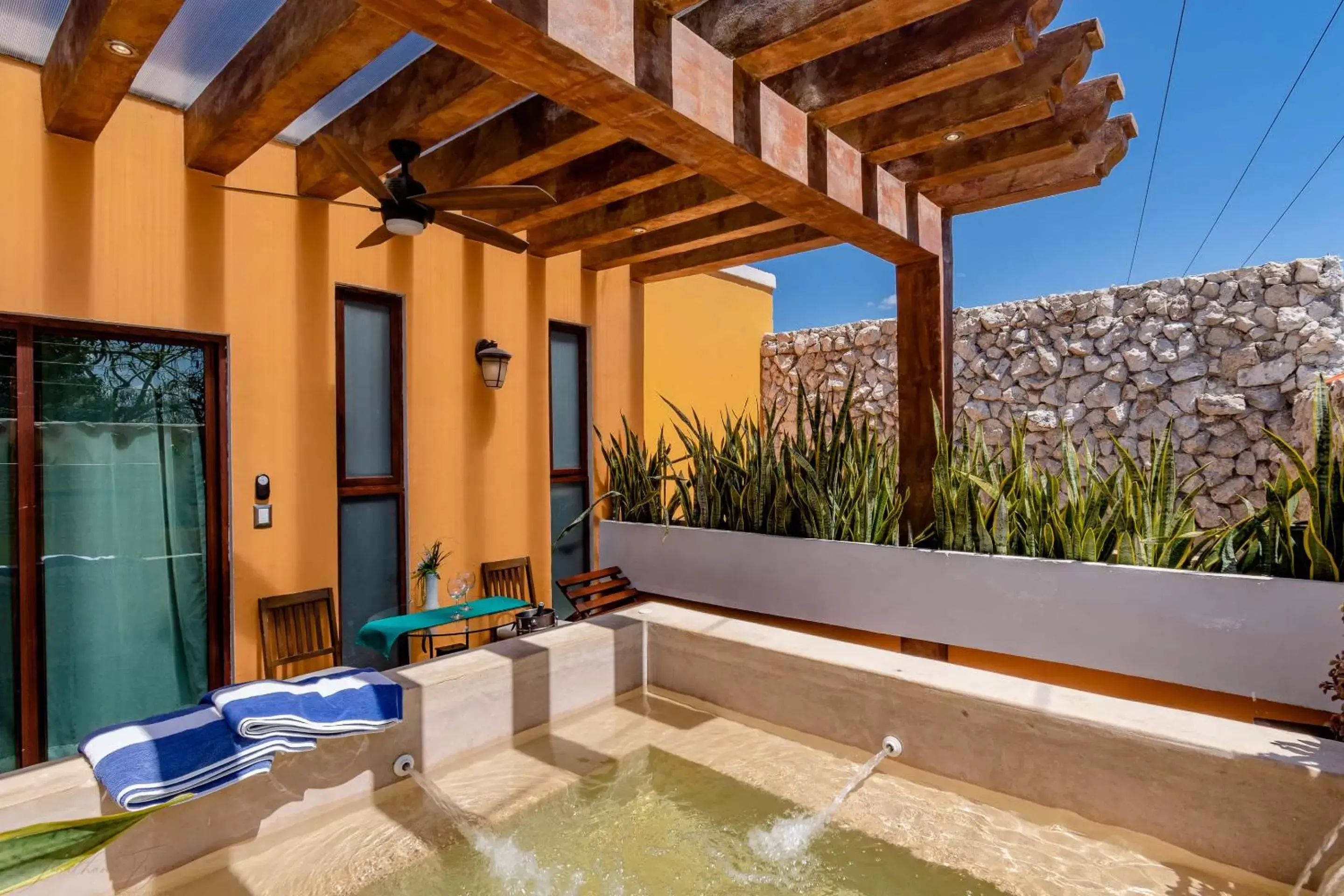 Balcony/Terrace in El Zaguán Colonial by GuruHotel