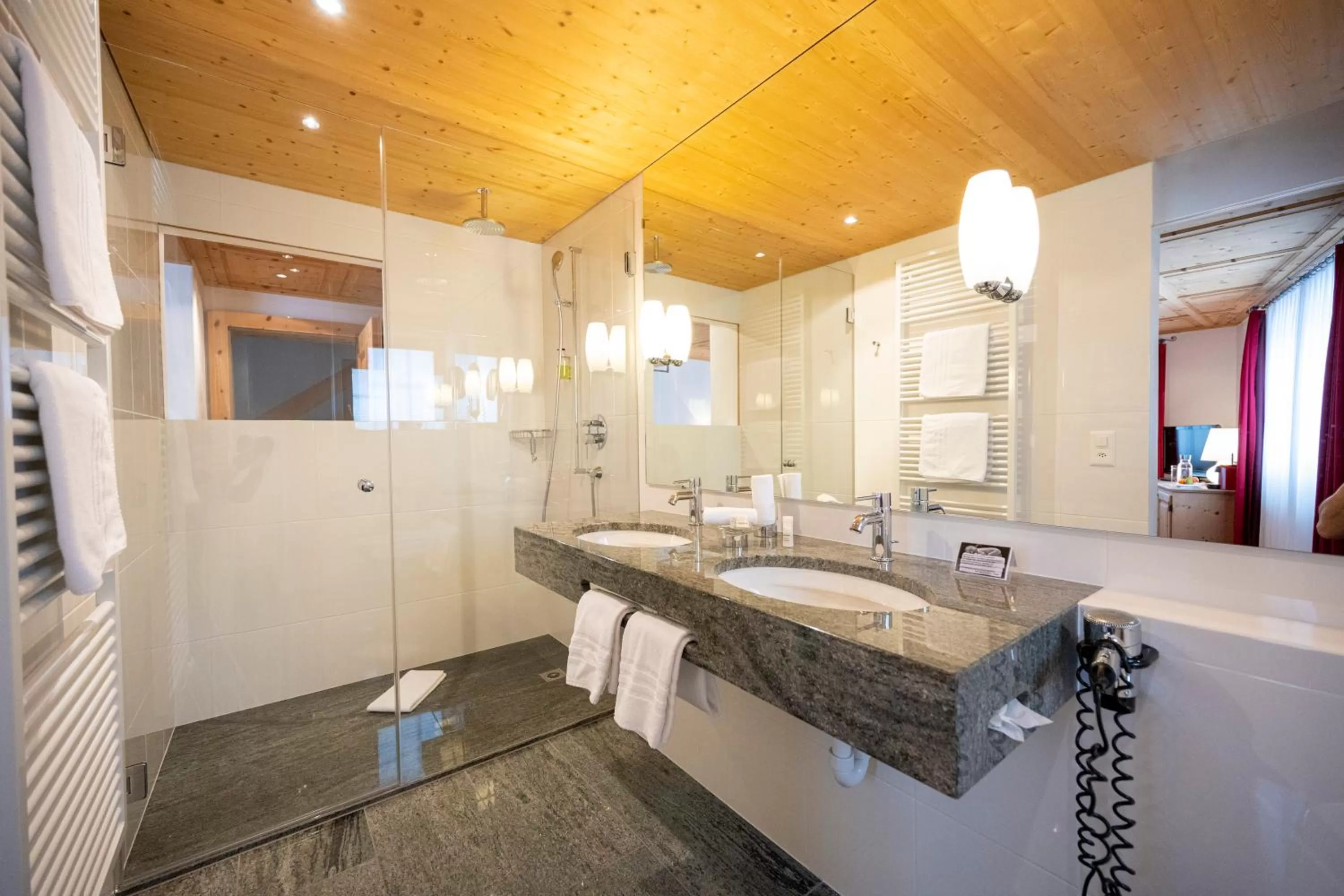 Shower in Hotel Engiadina