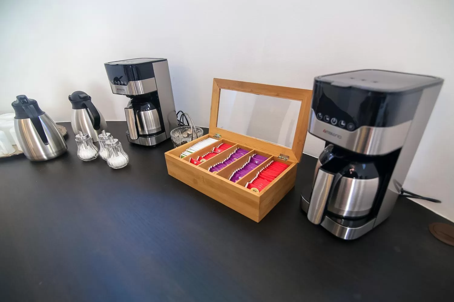 Coffee/tea facilities in Hotel Vila Katrca