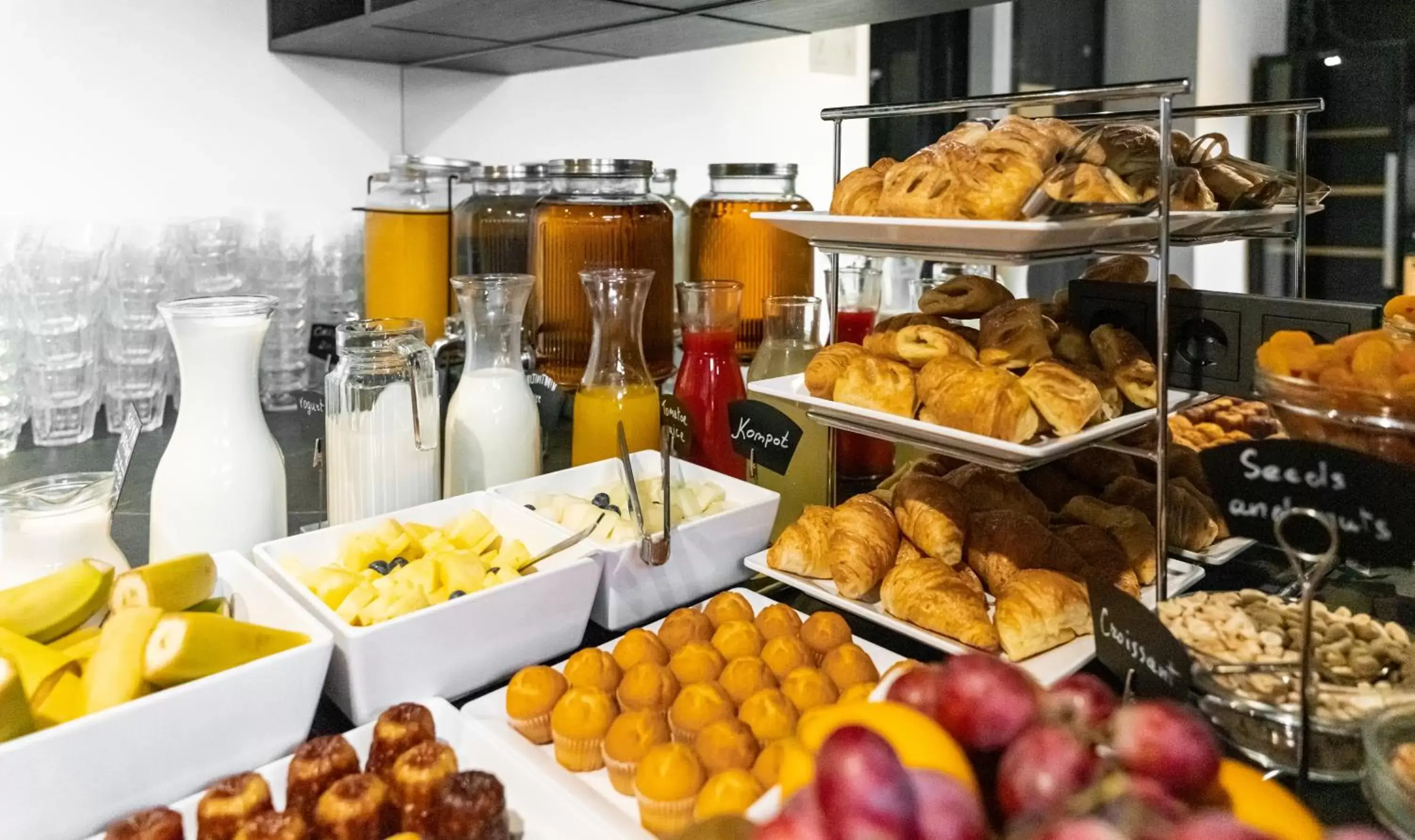 Buffet breakfast, Food in Loop Hotel Vilnius