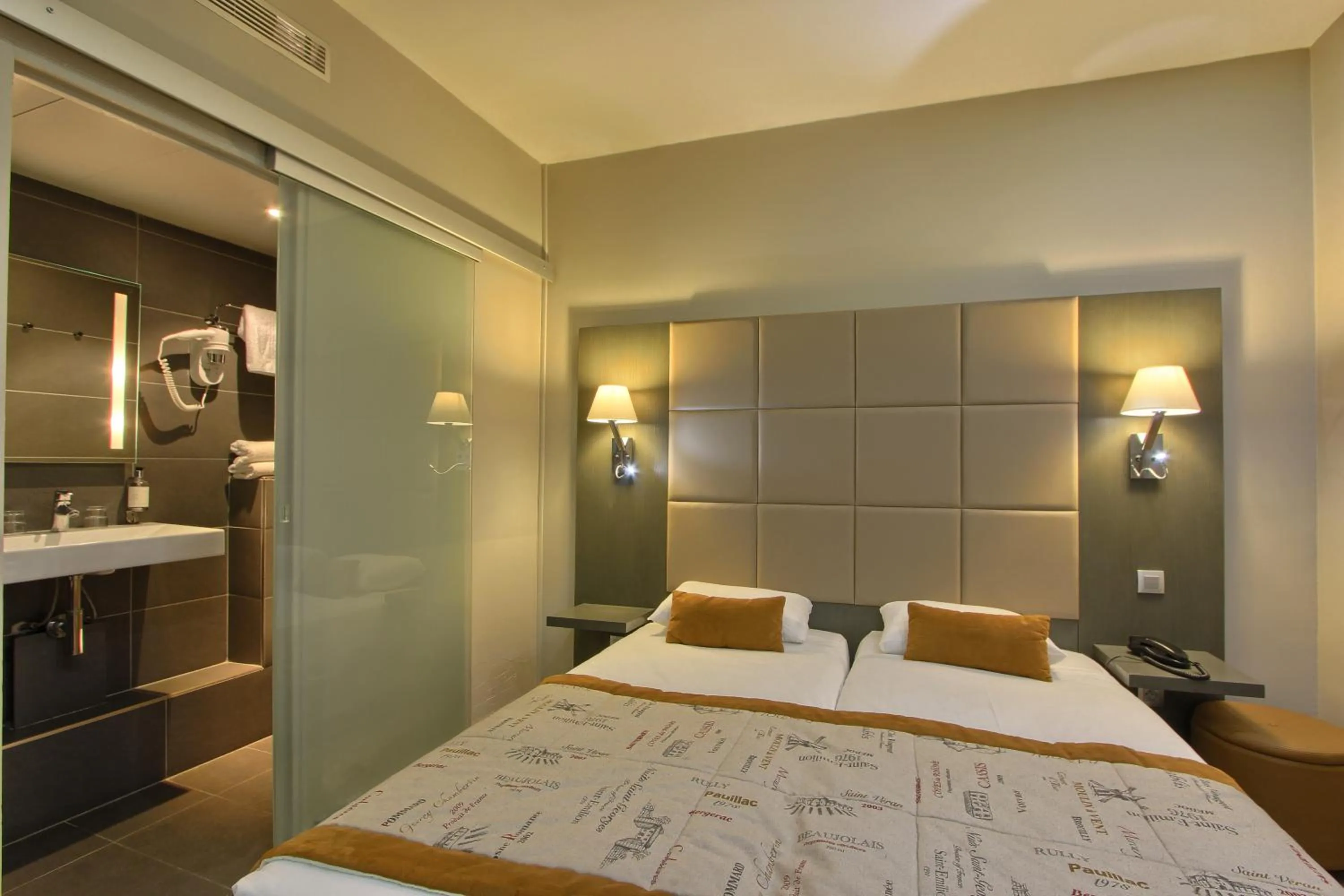 Bed in Villa Margaux Opéra Montmartre