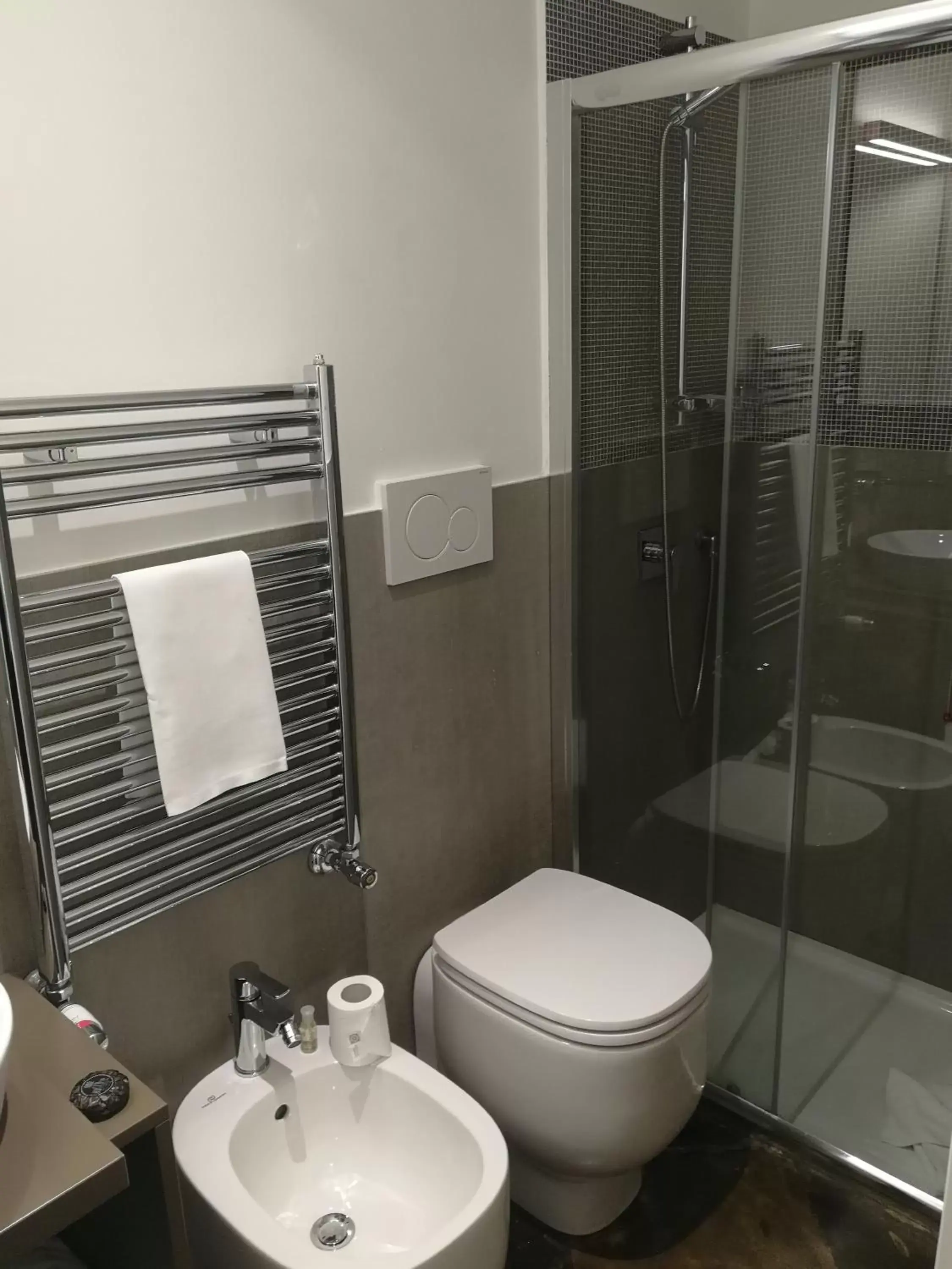 Shower, Bathroom in De Stefano Palace Luxury Hotel