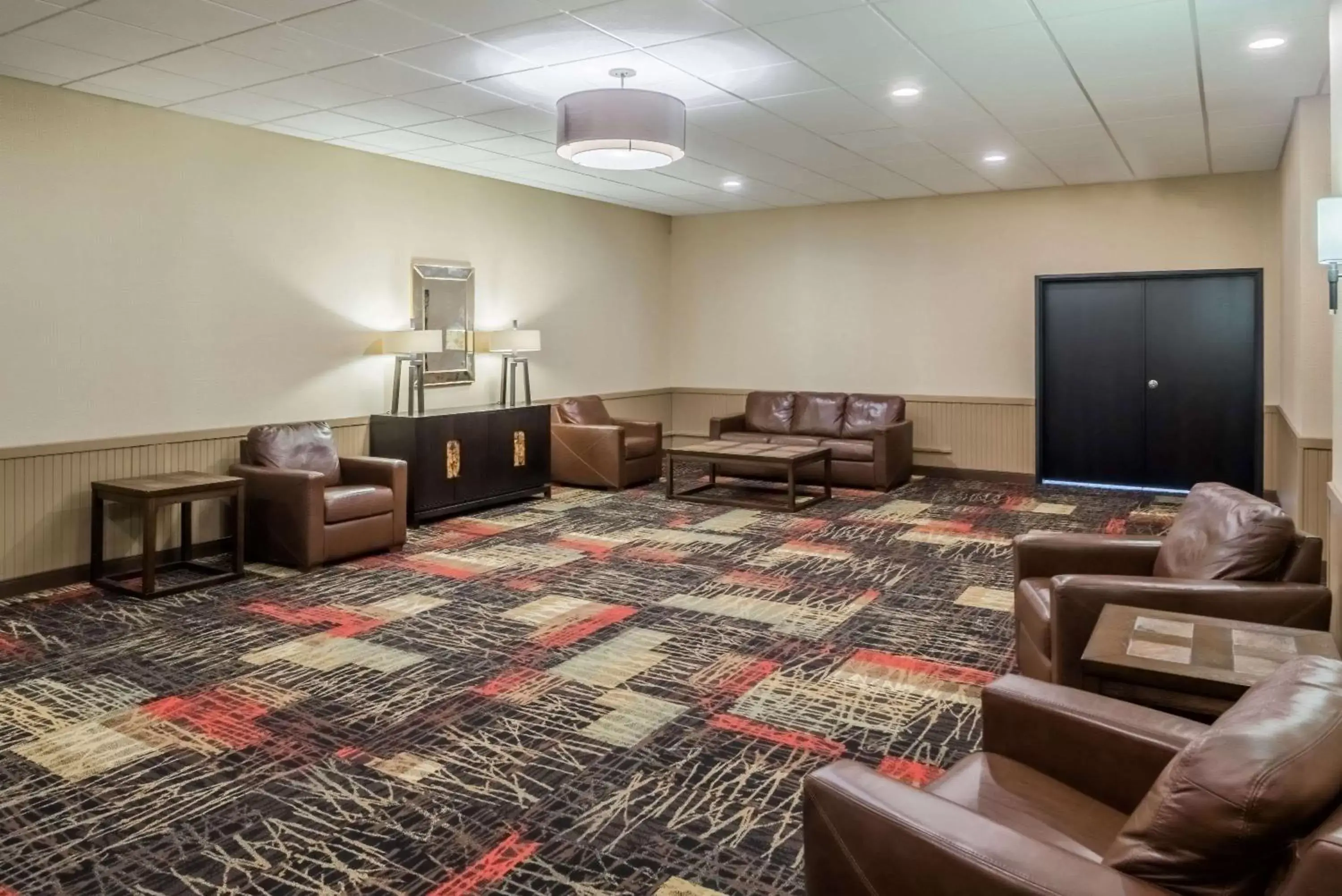 Lobby or reception, Seating Area in Ramada by Wyndham Grand Forks