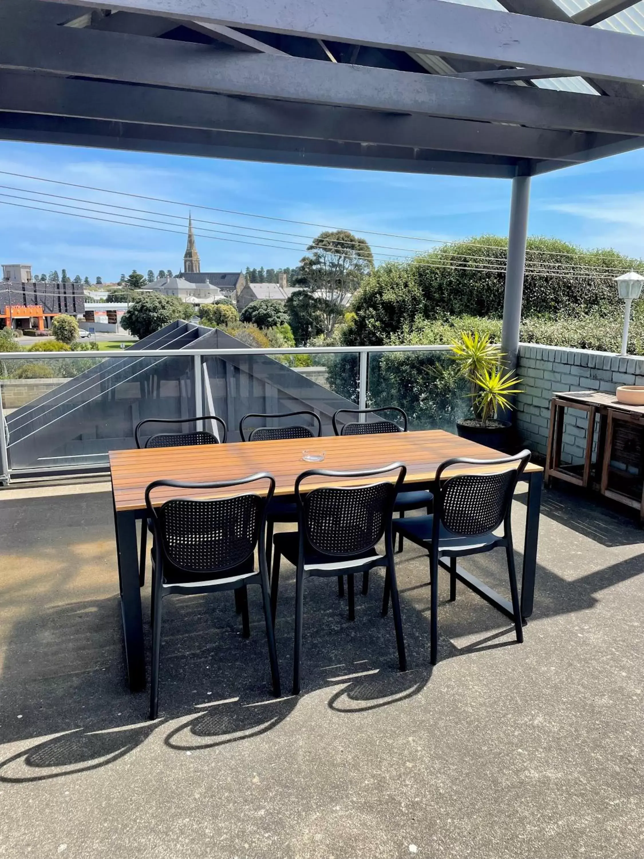 BBQ facilities in City Heart Motel Warrnambool