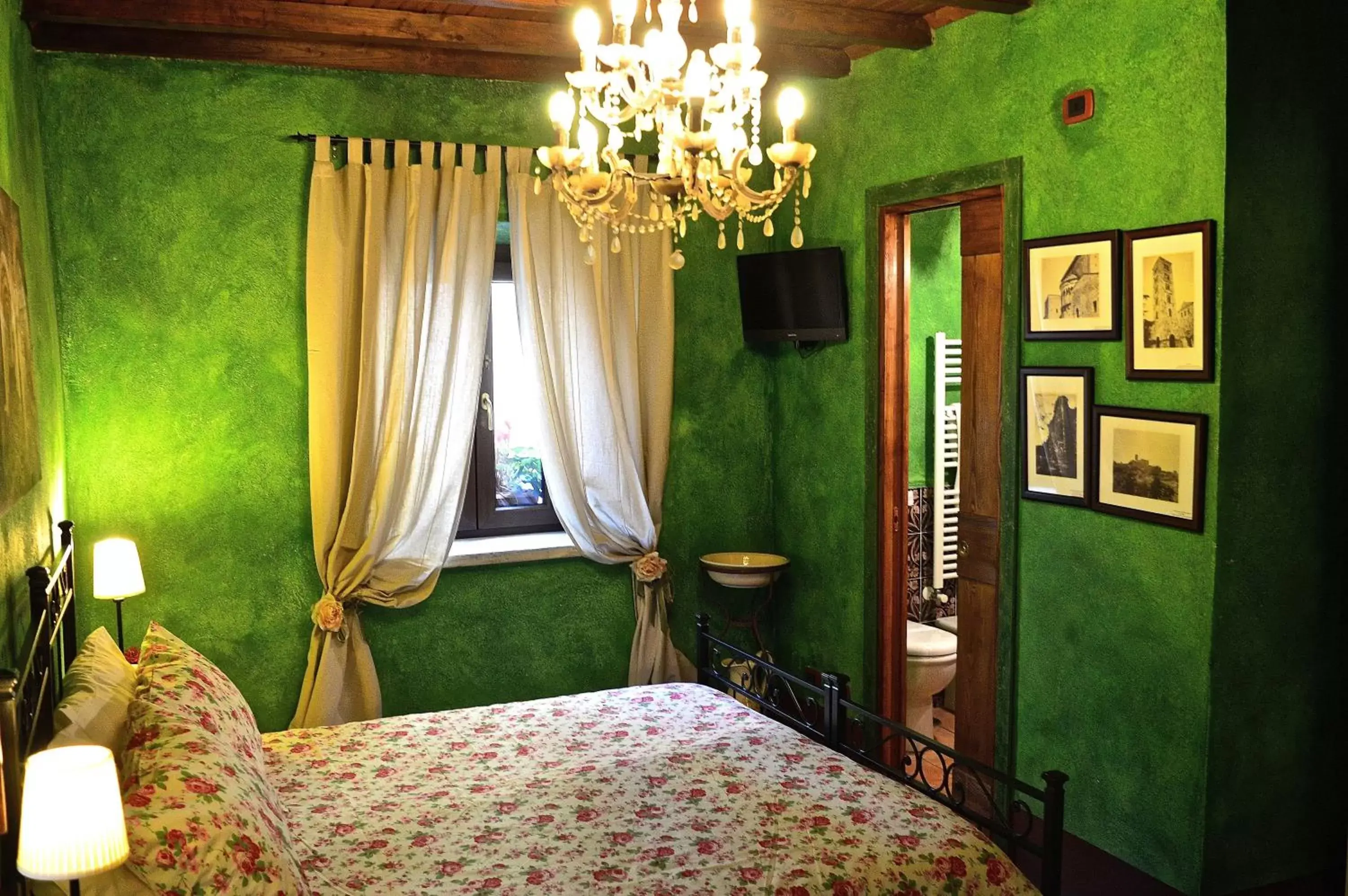 Photo of the whole room, Bed in Il Viaggiatore