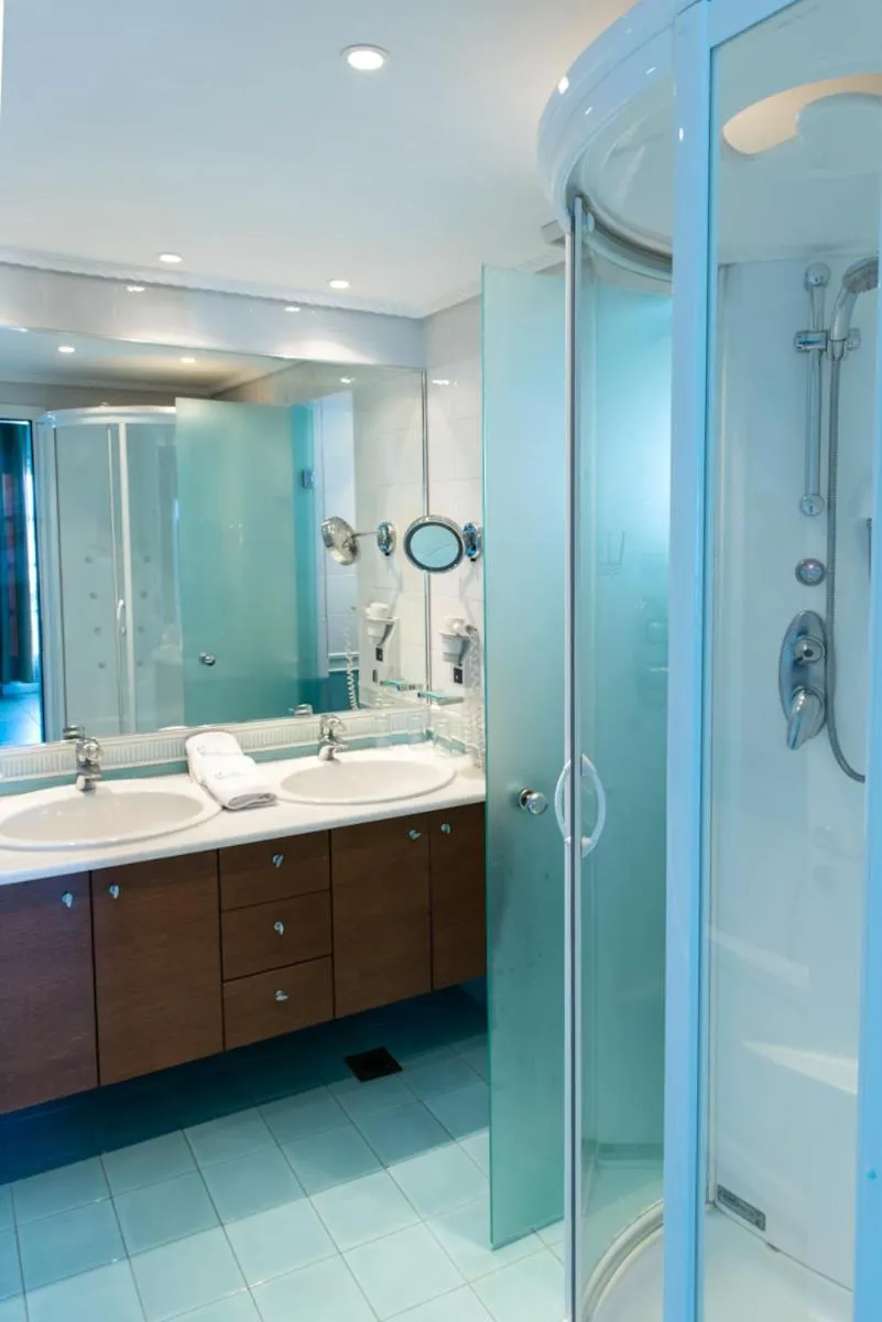 Poseidon Hotel Suites