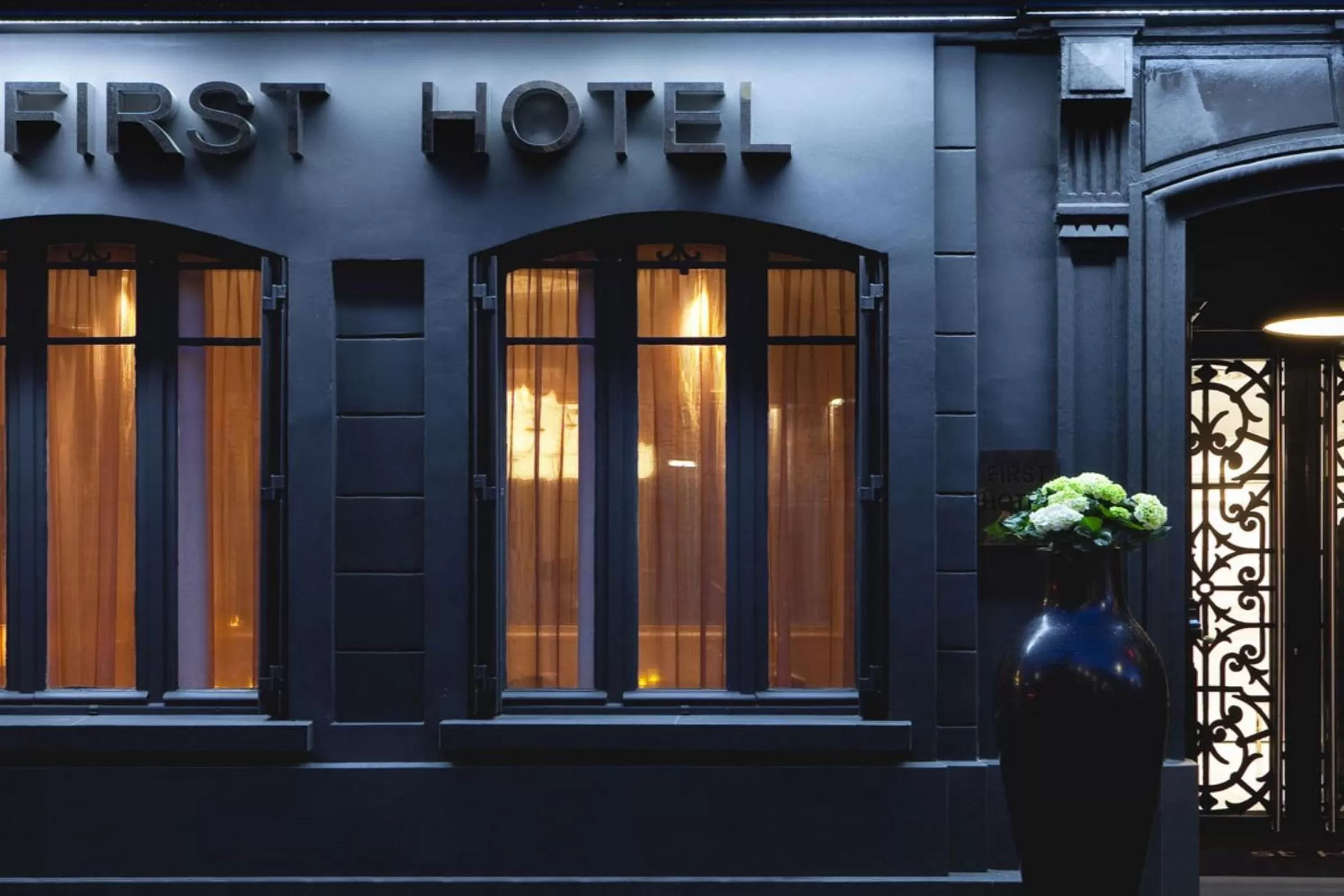 Facade/entrance in First Hotel Paris Tour Eiffel