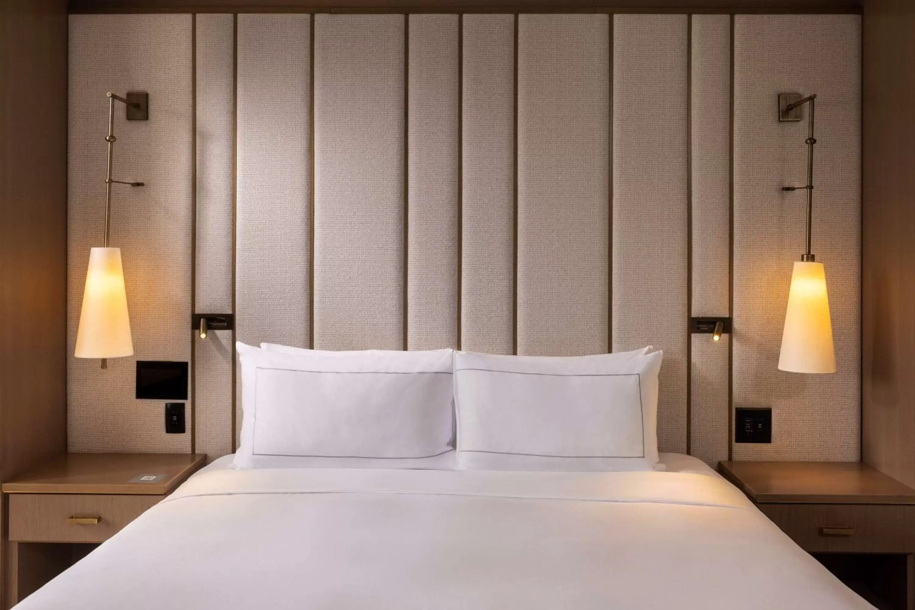 Bed in The Statler Dallas, Curio Collection By Hilton
