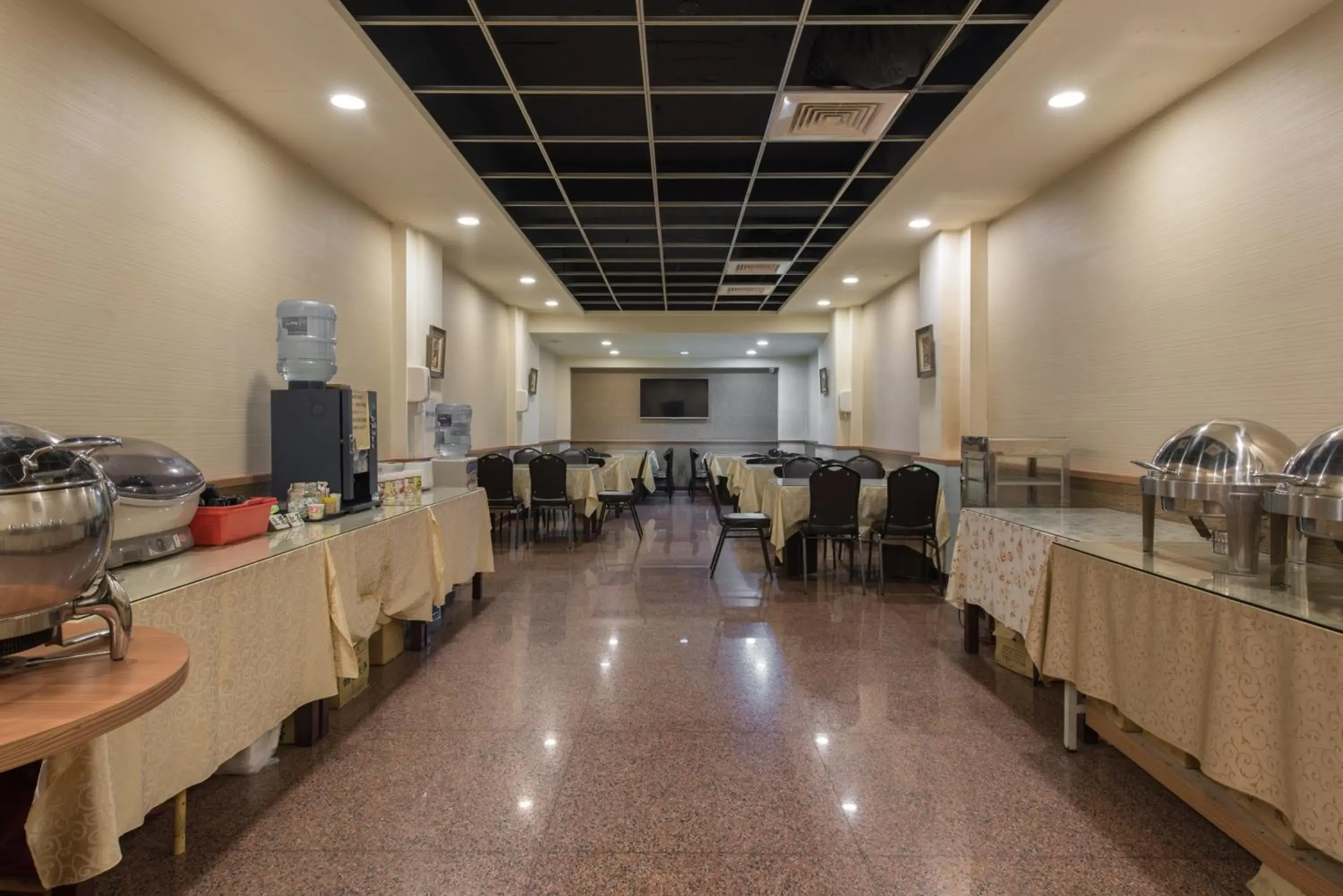 Dining area, Restaurant/Places to Eat in Lotus Yuan Business Hotel